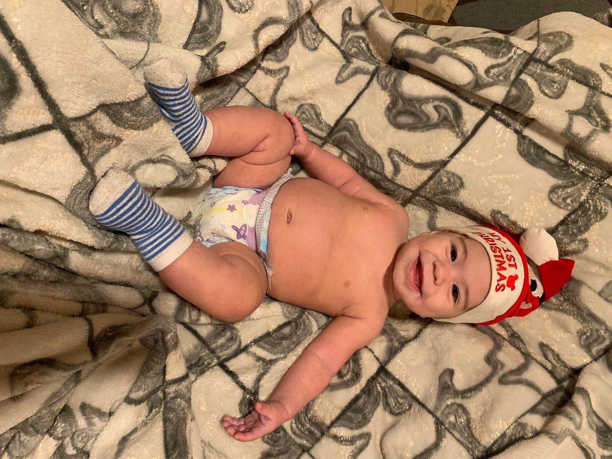 Karsen is registered to the contest to win money with this photo: arm, baby, eye, fashion, finger, hair, hairstyle, hand, head, headwear, human_body, joy, leg, mammal, mouth, muscle, person, skin, stomach, swimwear