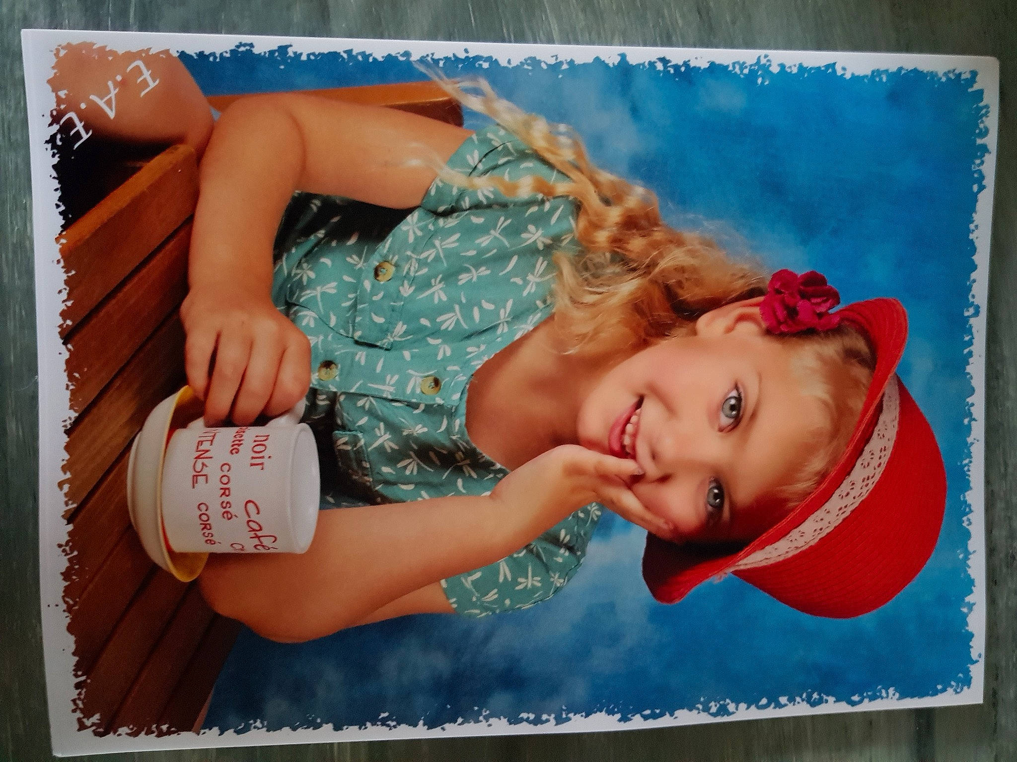 Ruby a rejoint le concours — aidez-le/la à gagner de superbes lots ! advertising, art, cheek, child, eyelash, fun, happy, headwear, joy, leisure, magenta, paint, pattern, person, pink, product, rectangle, room, smile, textile