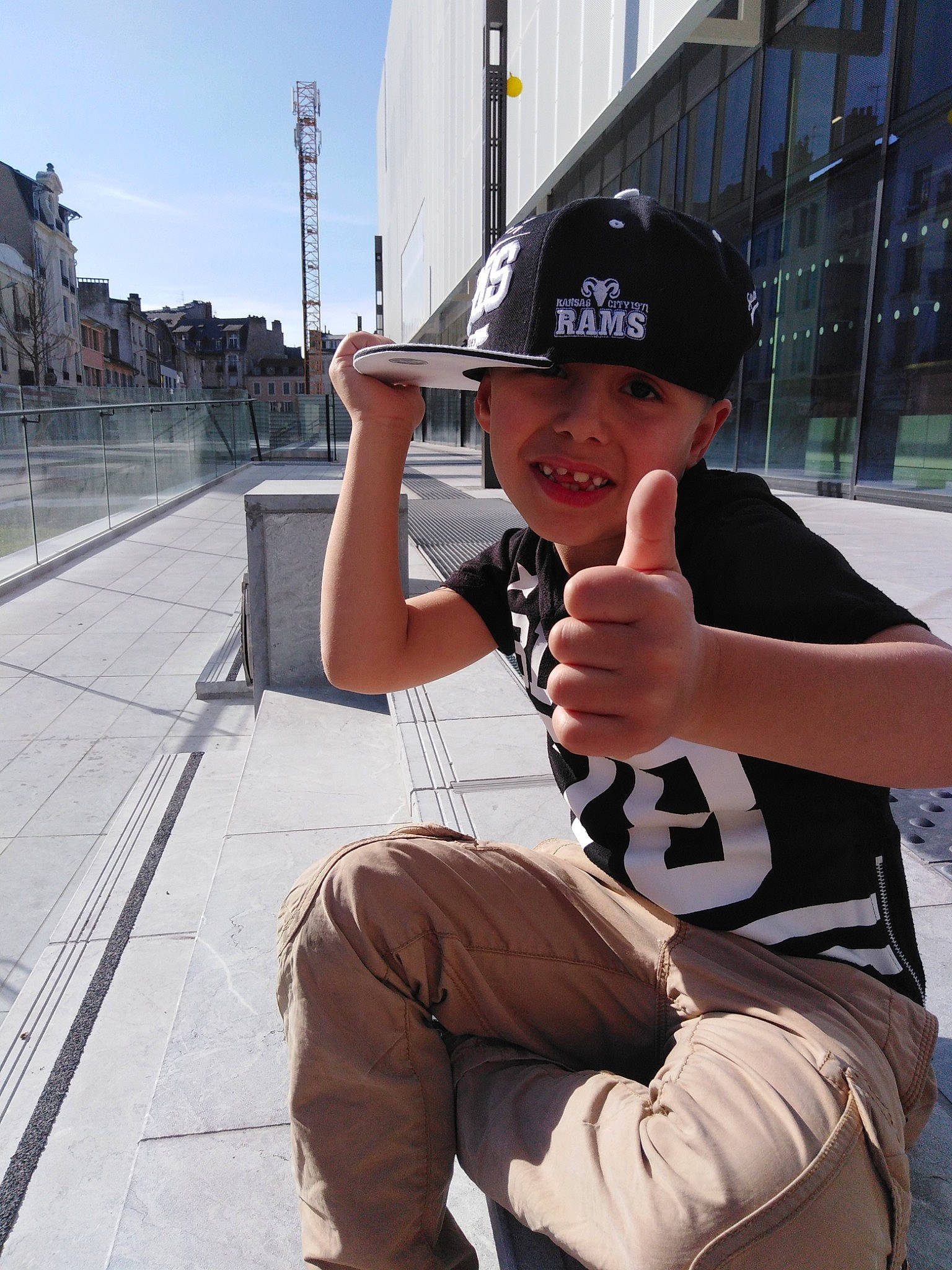 Mateo a rejoint le concours — aidez-le/la à gagner de superbes lots ! cap, cool, headgear, joy, person, tourism