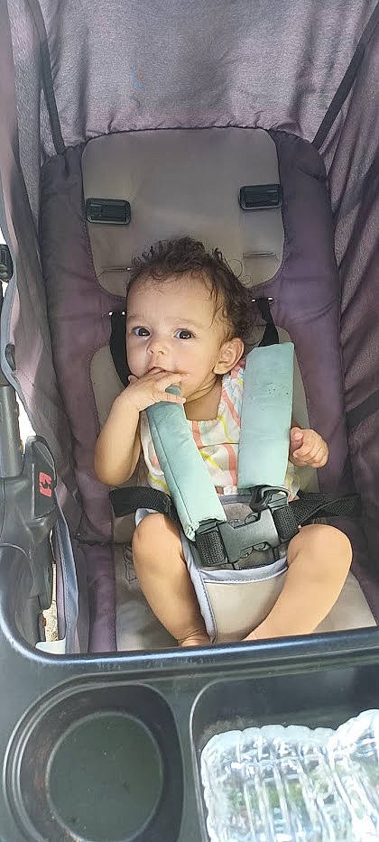 Juniper is registered to the contest to win money with this photo: auto_part, automotive_design, baby, baby_carriage, baby_in_car_seat, baby_products, car_seat, child, comfort, family_car, finger, fun, head_restraint, human_leg, mouth, person, seat_belt, sitting, skin, toddler