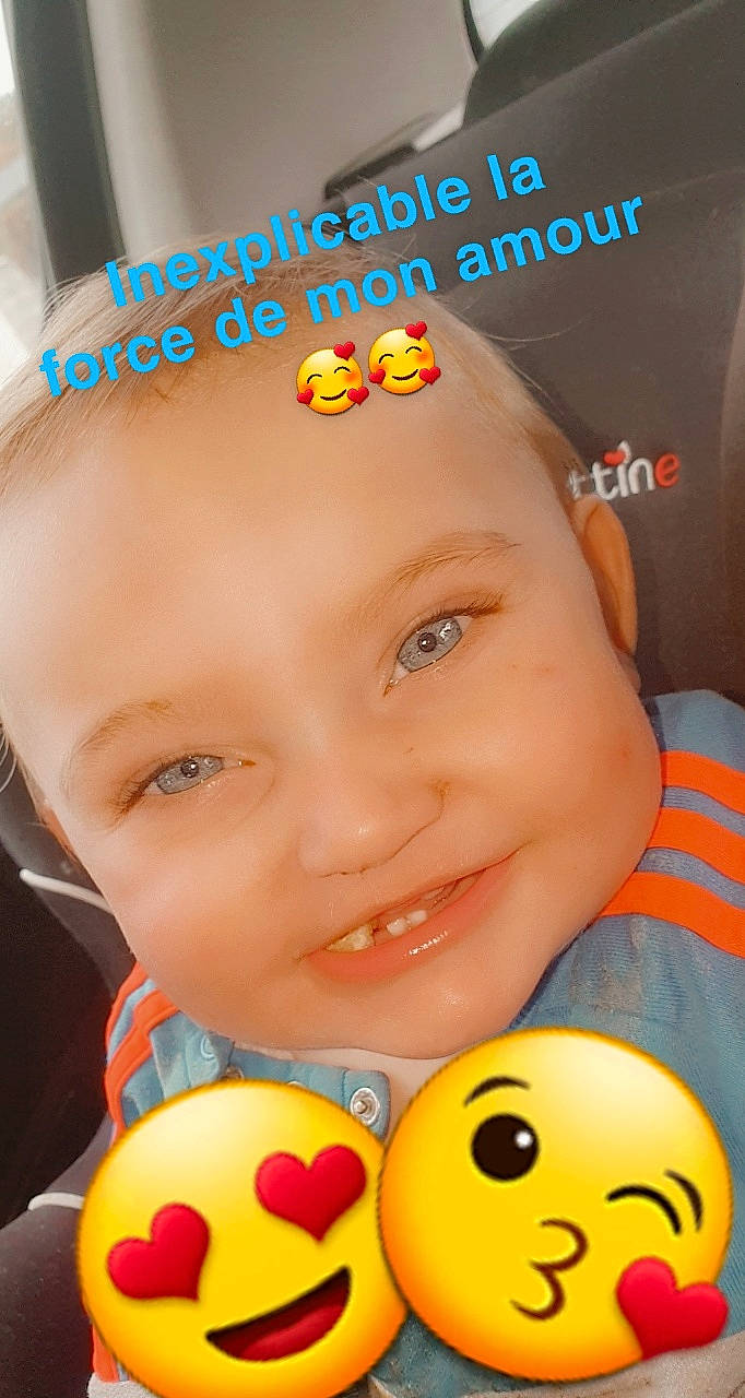 Juan participe au concours pour gagner de l'argent avec cette photo : baby_toddler_clothing, baby_toys, brown, cheek, child, chin, emoticon, eyebrow, eyelash, facial_expression, forehead, happy, iris, joy, lip, orange, organ, person, skin, toddler