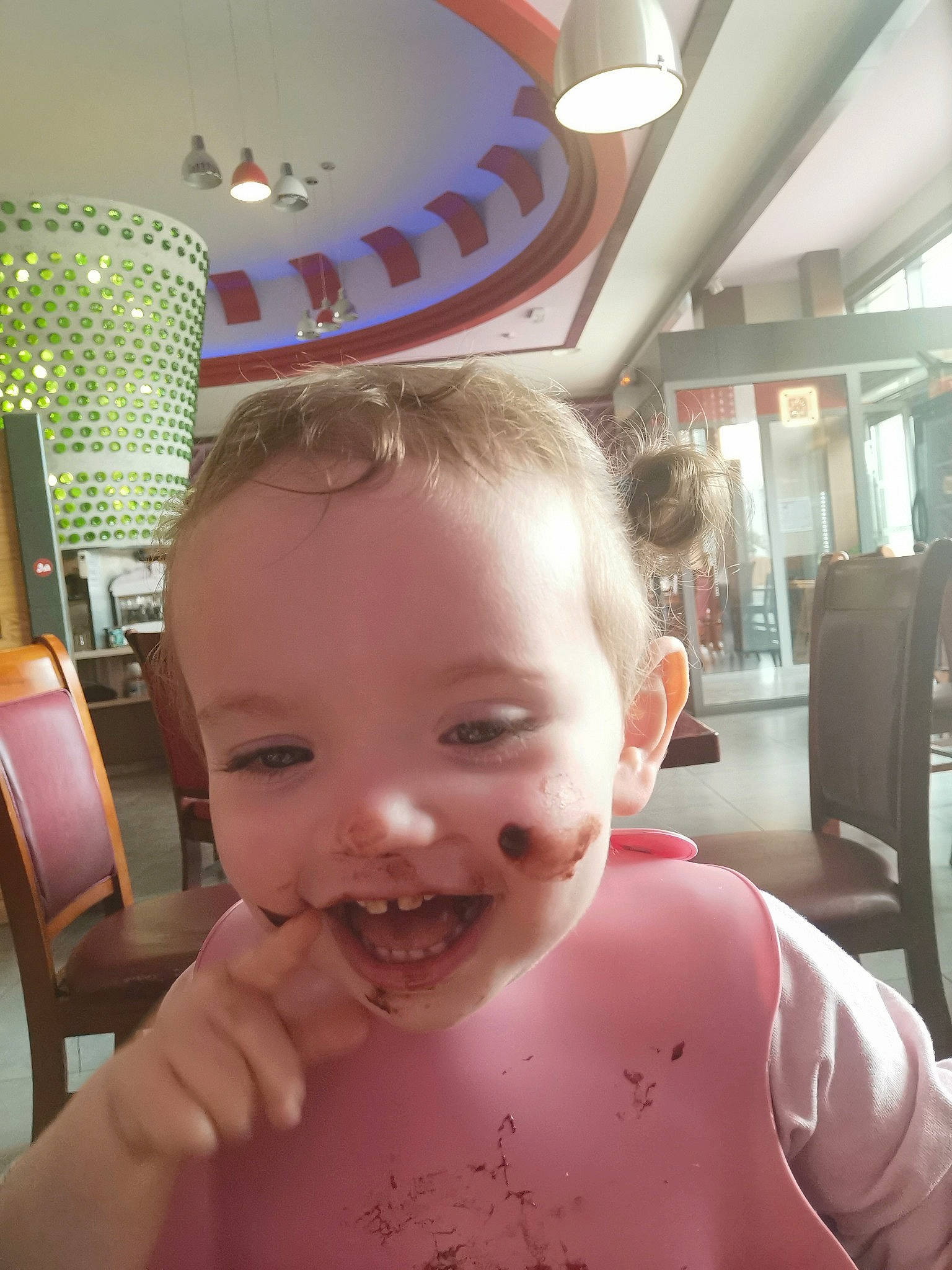 Inaya a rejoint le concours — aidez-le/la à gagner de superbes lots ! baby, chair, cheek, child, chin, ear, fun, hairstyle, happy, head, joy, lip, mouth, muscle, nose, organ, people, person, skin, smile