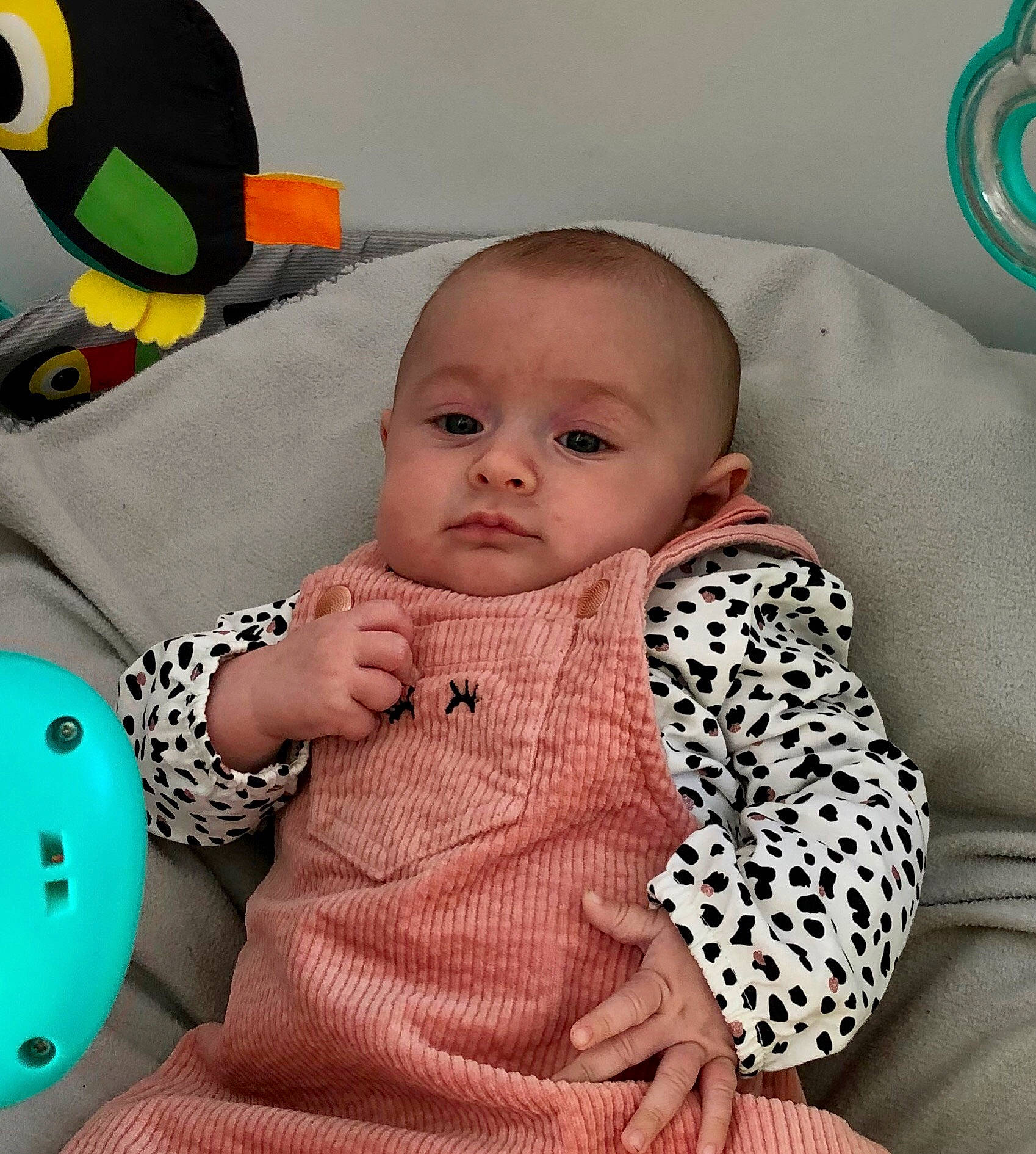 Lya a rejoint le concours — aidez-le/la à gagner de superbes lots ! baby, baby_products, baby_safety, baby_toddler_clothing, baby_toys, cheek, child, eye, head, person, product, skin, toddler, toy