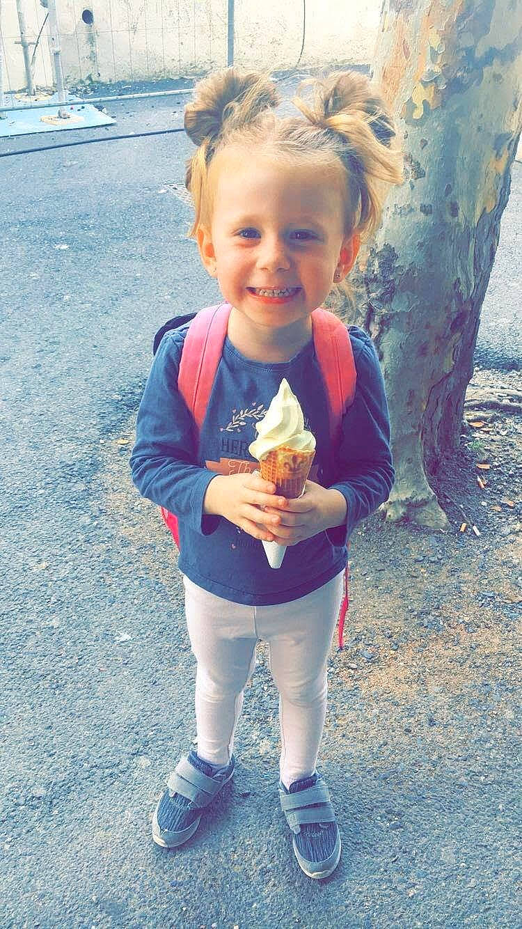 Kyara a rejoint le concours — aidez-le/la à gagner de superbes lots ! child, dairy, dessert, food, frozen_dessert, ice_cream, ice_cream_cone, joy, person, toddler, vacation