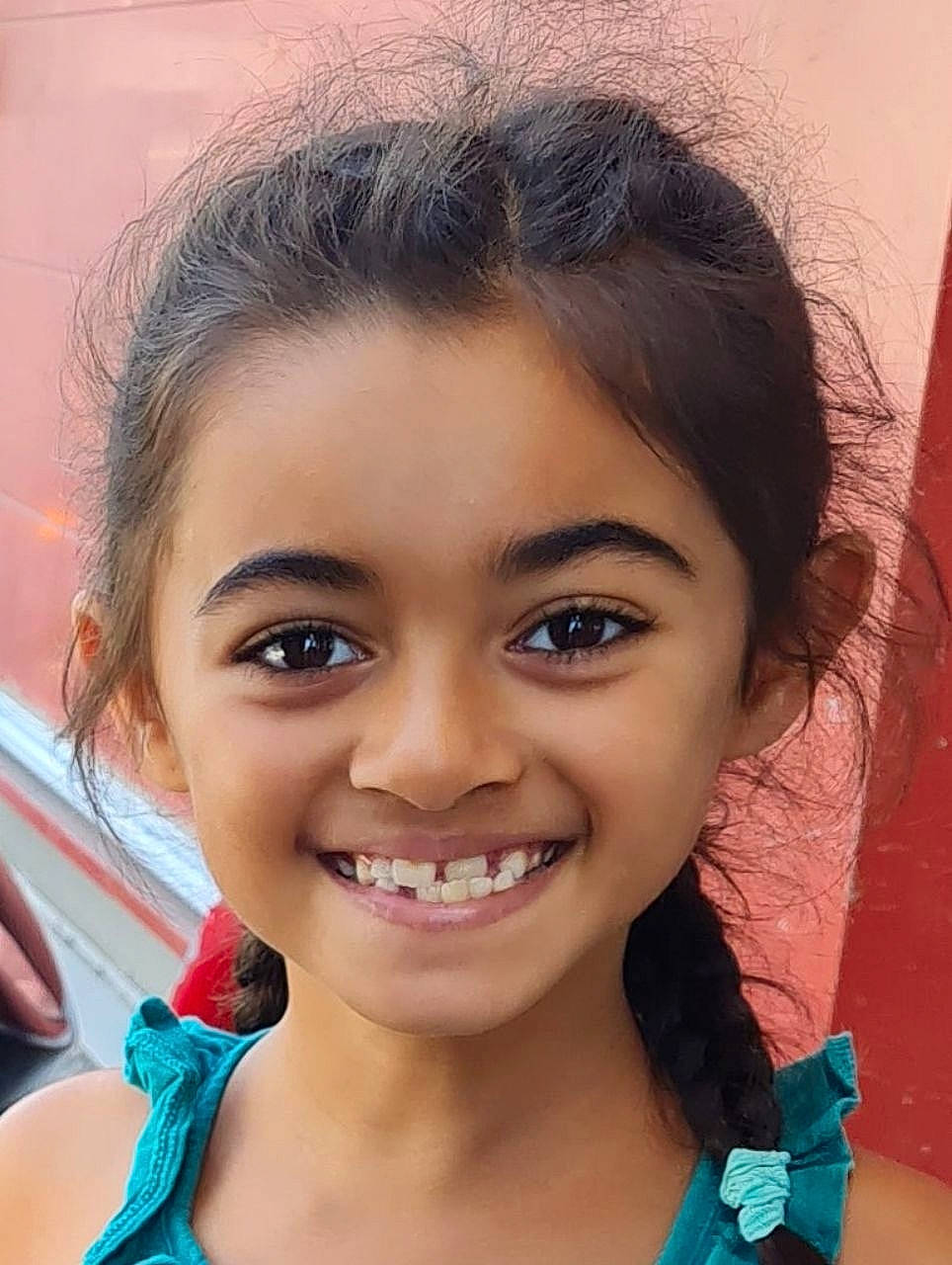 Loucia a rejoint le concours — aidez-le/la à gagner de superbes lots ! beauty, black_hair, cheek, child, chin, eyebrow, eyelash, face, facial_expression, fun, hairstyle, happy, iris, jewellery, joy, lip, makeover, nose, person, skin