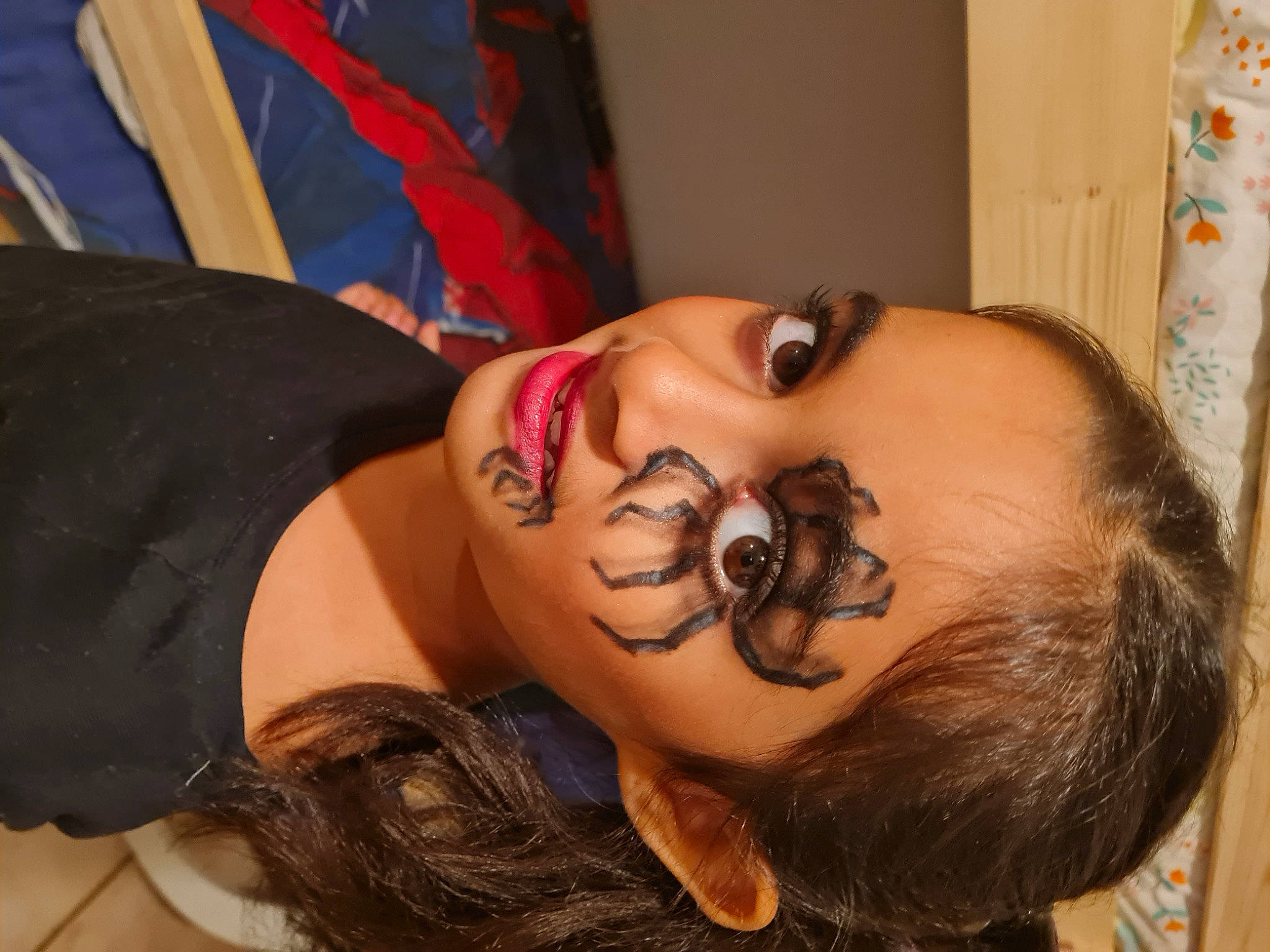 Loucia participe au concours pour gagner de l'argent avec cette photo : beard, chest, dress, eyebrow, eyelash, eyewear, glasses, happy, human_body, jaw, lip, makeover, mouth, neck, nose, person, shoulder, sunglasses, tattoo, trunk