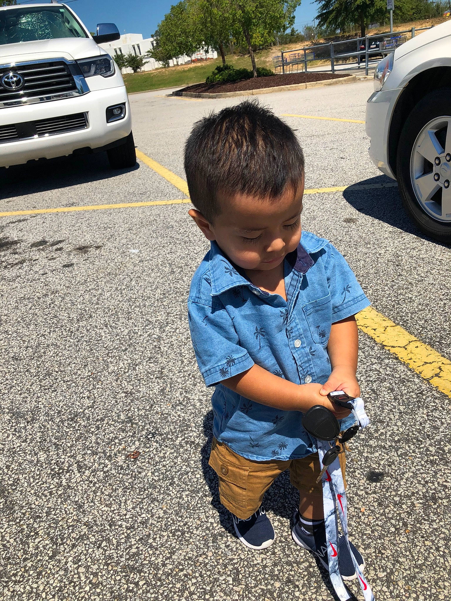 Joseph Pérez joined the competition — help win amazing prizes! asphalt, auto_part, automotive_lighting, automotive_tire, automotive_wheel_system, car, child, compact_sport_utility_vehicle, crossover_suv, family_car, ford_expedition, luxury_vehicle, minivan, person, road, sport_utility_vehicle, tire, vacation, vehicle, wheel