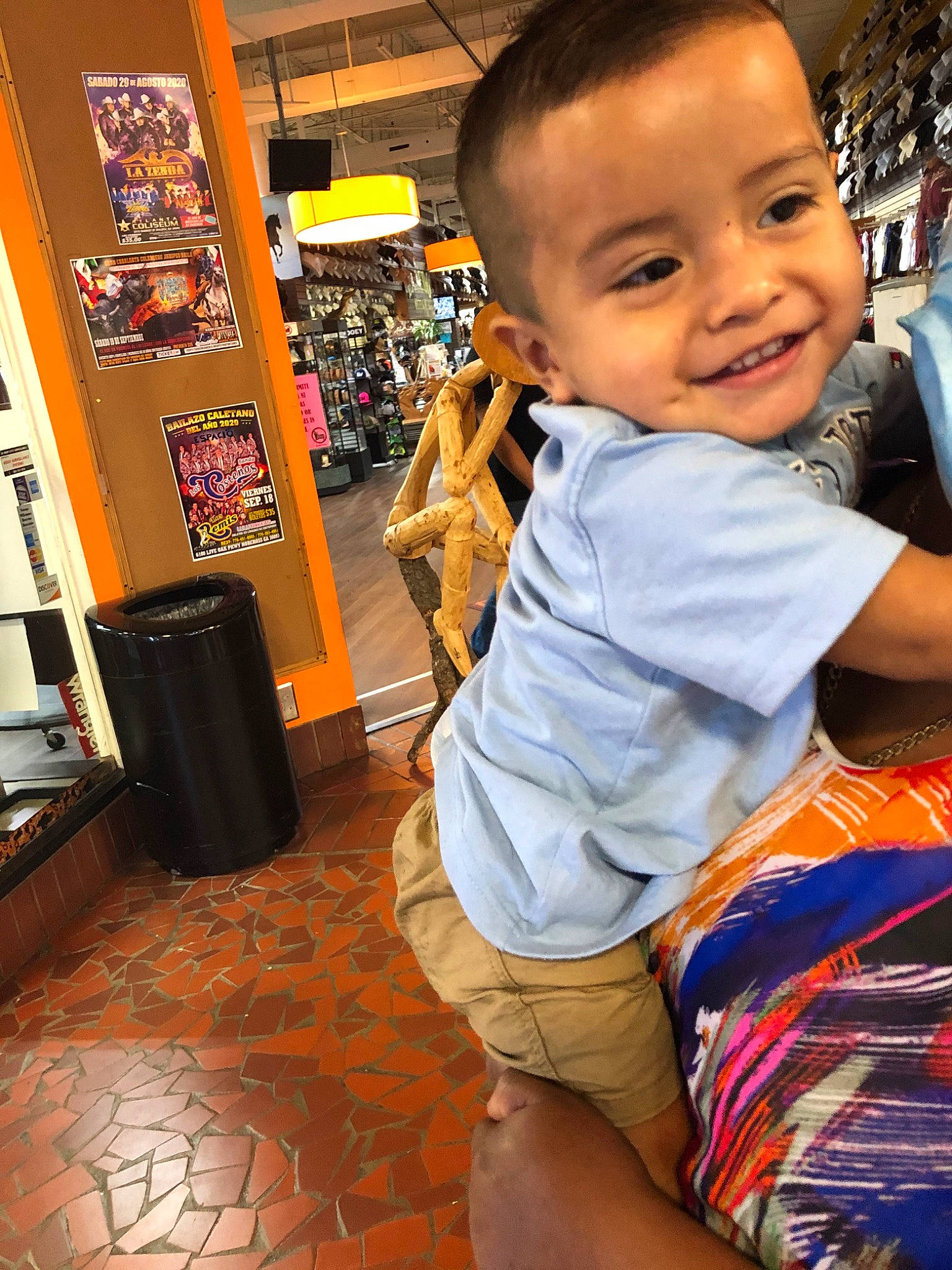 Joseph Pérez is registered to the contest to win money with this photo: child, joy, leg, person, smile, toddler