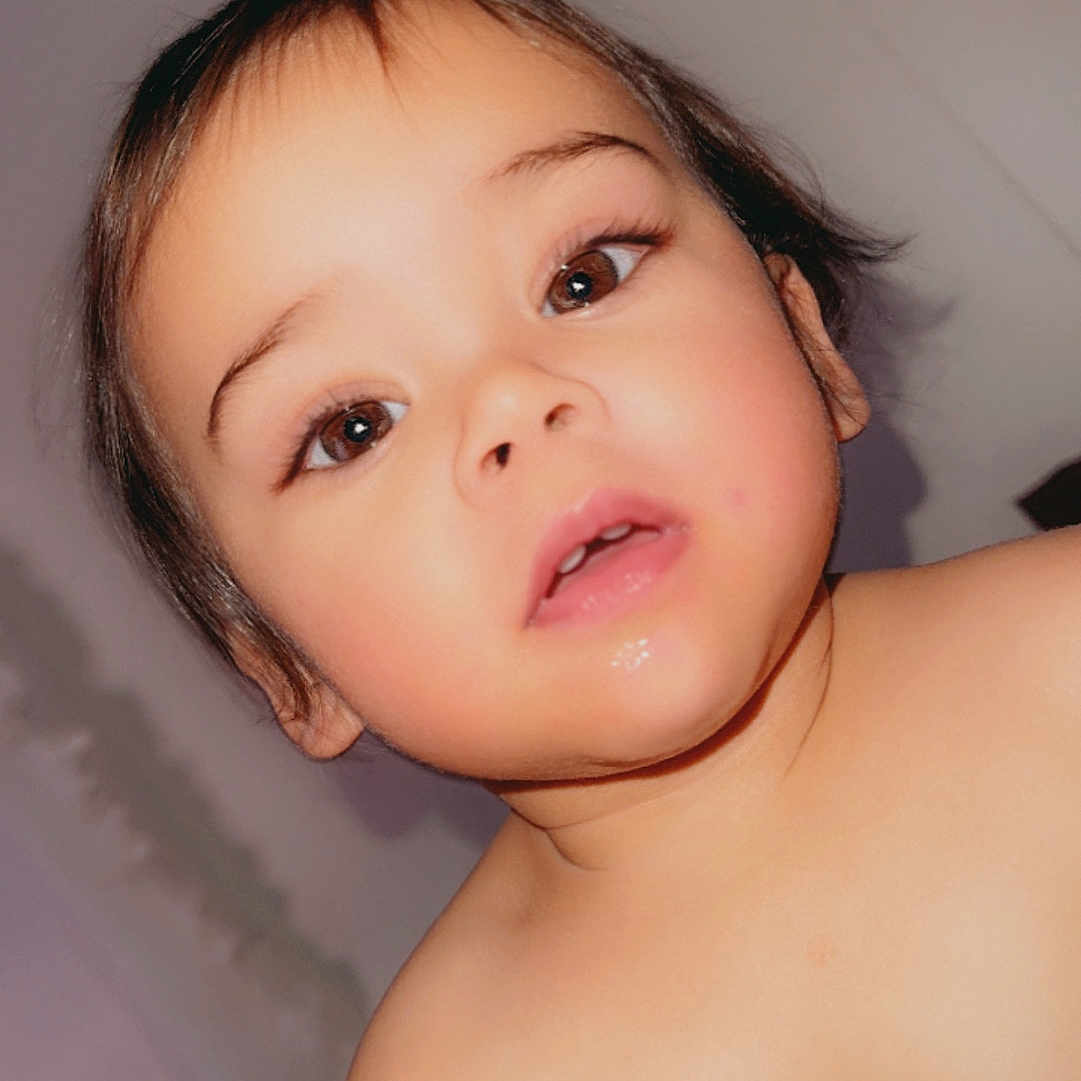 Elliana joined the competition — help win amazing prizes! baby, back, bodypart, ear, face, finger, frown, hand, happy, head, mouth, neck, newborn, person, photography, portrait, sad, shoulder, skin, smile