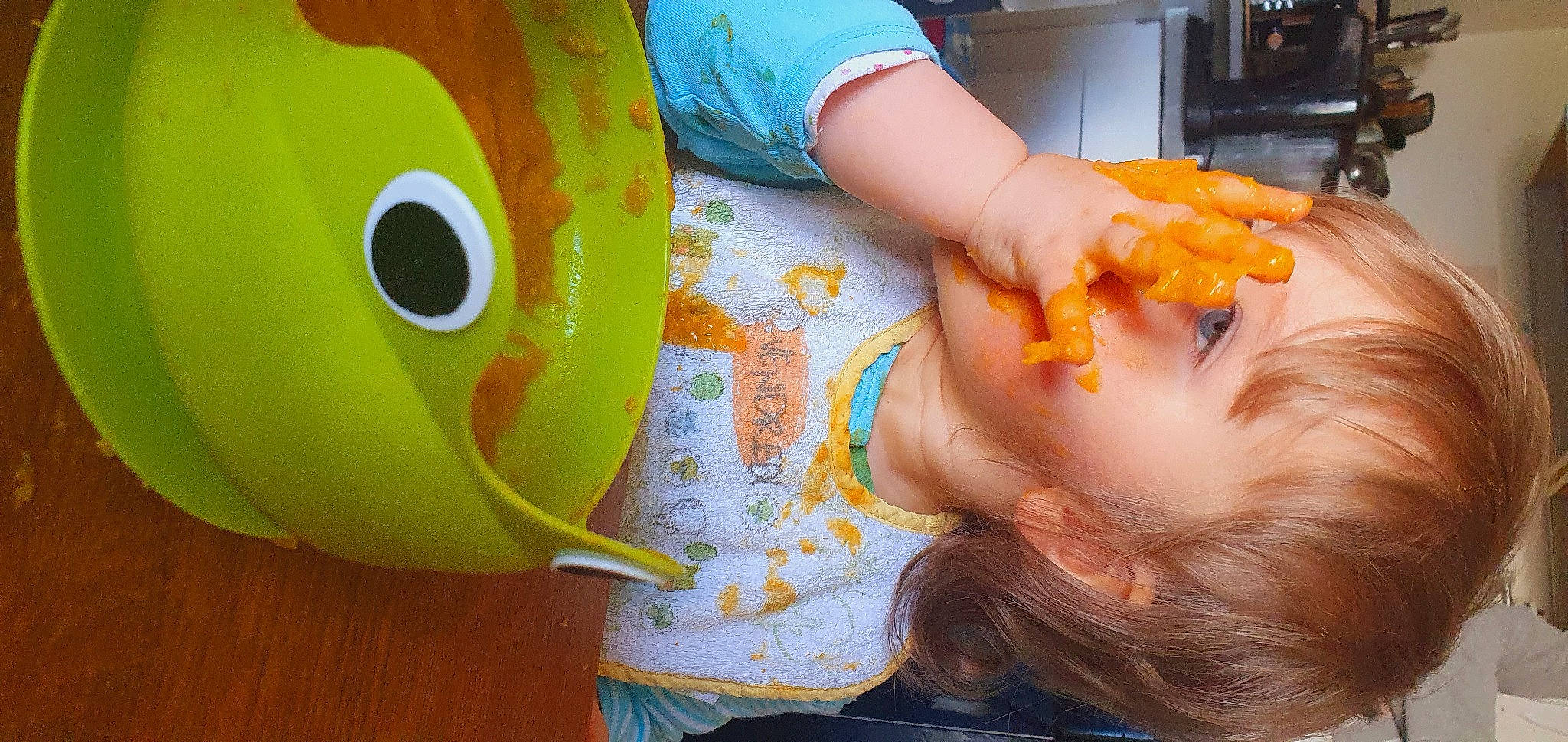 Arya a rejoint le concours — aidez-le/la à gagner de superbes lots ! baby, baby_products, bathing, child, comfort_food, cooking, food, fun, gesture, hand, happy, leisure, nail, nose, orange, person, product, stuffed_toy, textile, toddler