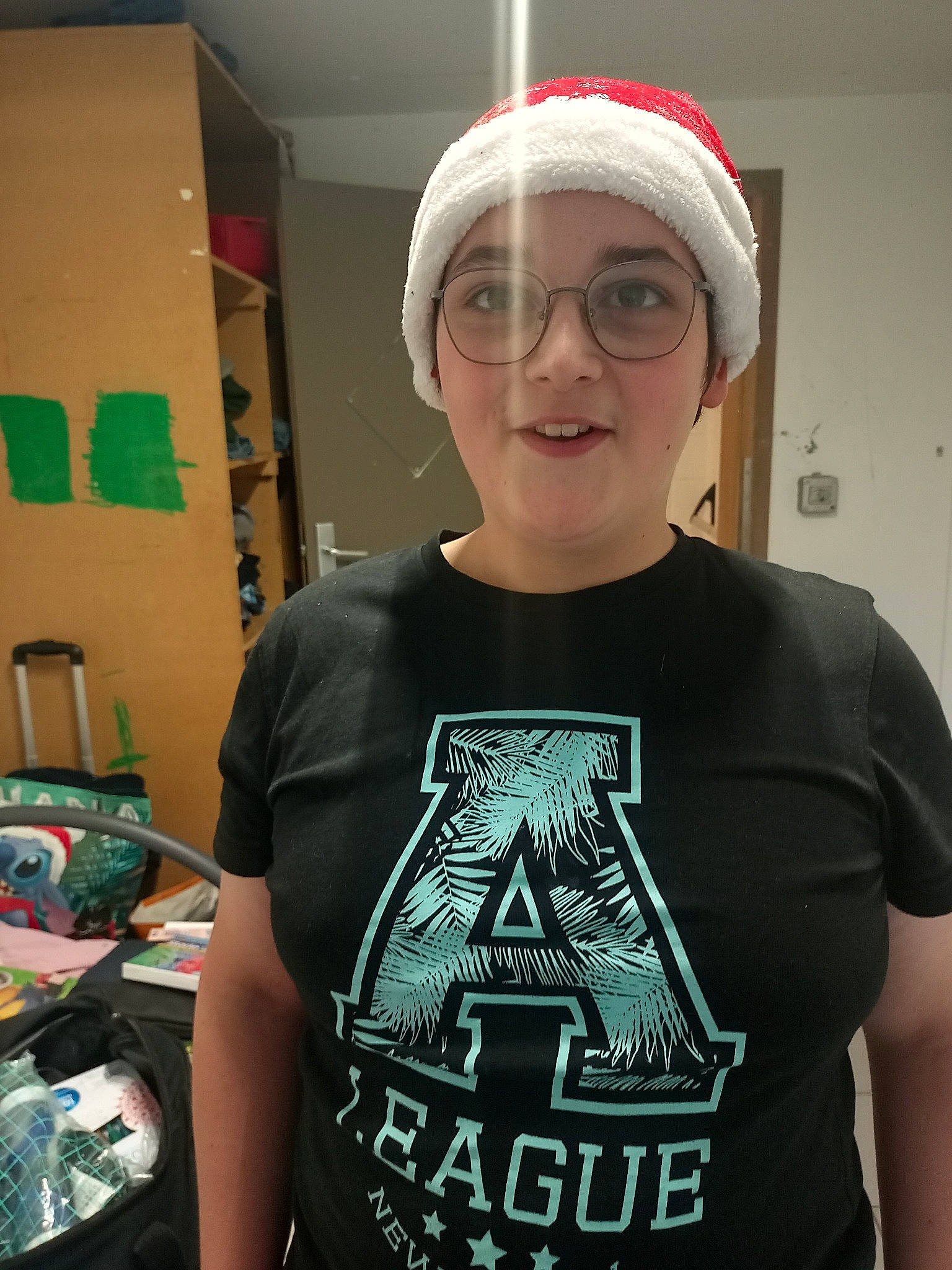 Matheo a rejoint le concours — aidez-le/la à gagner de superbes lots ! active_shirt, backpack, cap, cool, eyewear, fashion_design, font, happy, headwear, logo, luggage_and_bags, neck, pattern, person, personal_protective_equipment, room, sleeve, smile, t_shirt, top