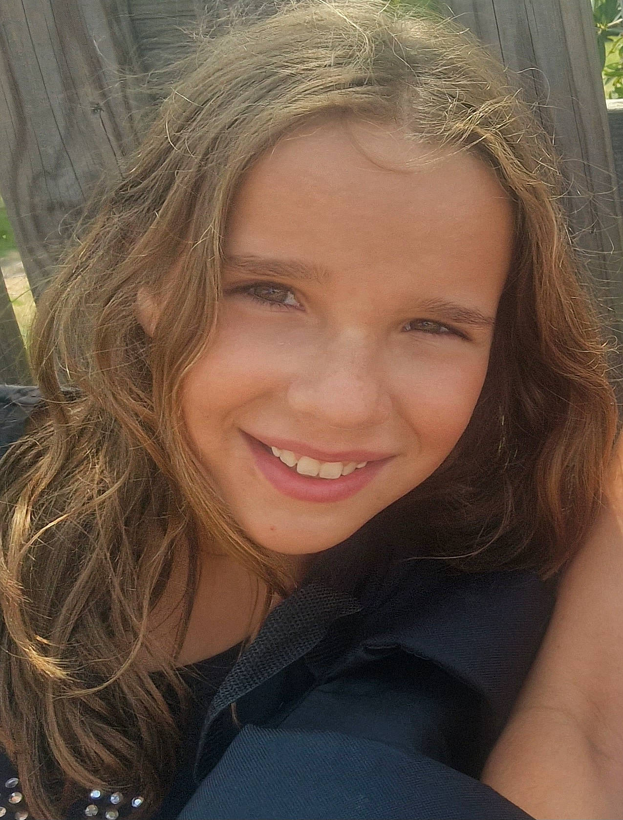 Caroline a rejoint le concours — aidez-le/la à gagner de superbes lots ! cheek, chin, cool, daytime, eyebrow, eyelash, facial_expression, flash_photography, forehead, grass, happy, iris, jaw, joy, lip, mouth, nose, people_in_nature, person, skin