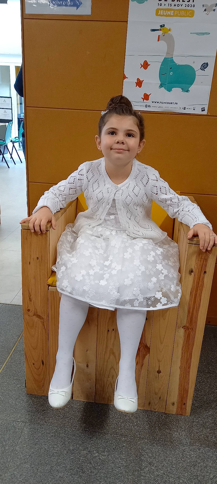 Lou-anne a rejoint le concours — aidez-le/la à gagner de superbes lots ! child, clothing, costume, dance, dress, footwear, joy, person, shoe, sleeve, tights, toddler