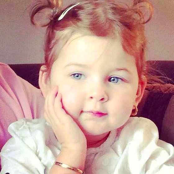 Kaidey-Leigh is registered to the contest to win money with this photo: