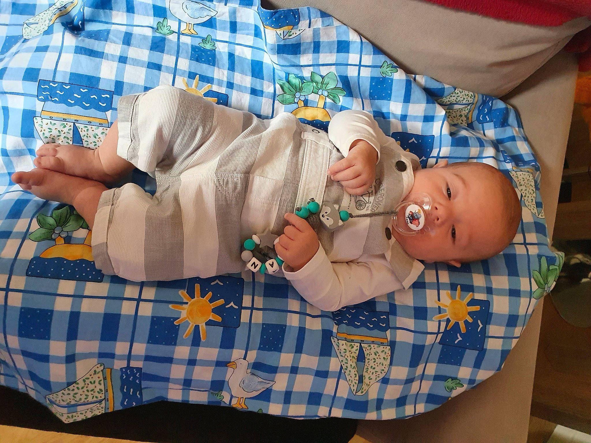 Jean a rejoint le concours — aidez-le/la à gagner de superbes lots ! baby, child, pattern, person, textile, toddler