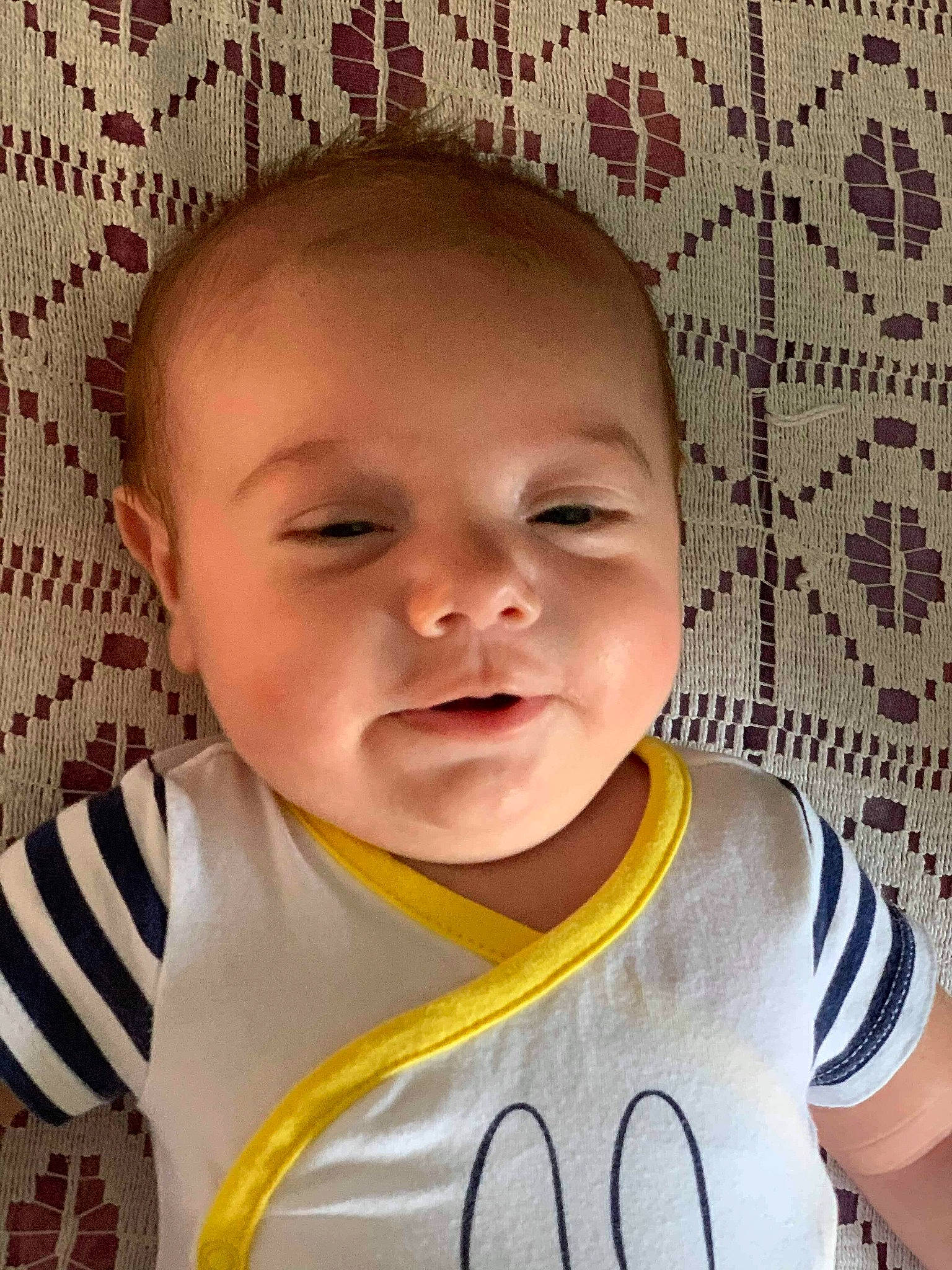 Jean participe au concours pour gagner de l'argent avec cette photo : baby, cheek, child, chin, cool, ear, eye, eyebrow, face, facial_expression, forehead, happy, head, lip, mouth, nose, person, skin, smile, toddler