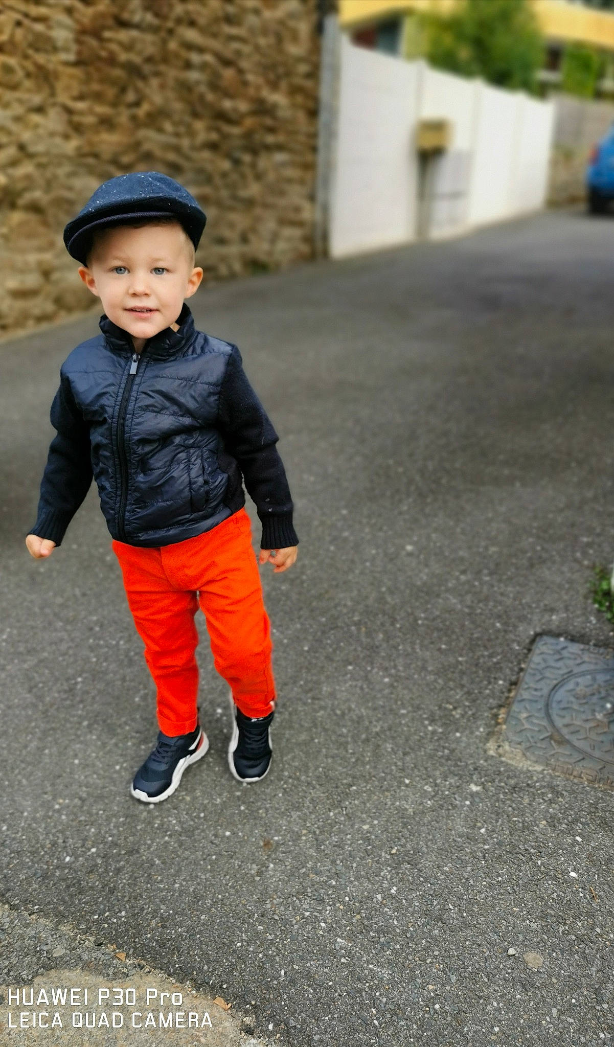 Soann participe au concours pour gagner de l'argent avec cette photo : asphalt, baby, cap, child, headwear, jacket, joy, outerwear, person, tar, toddler, walking_shoe
