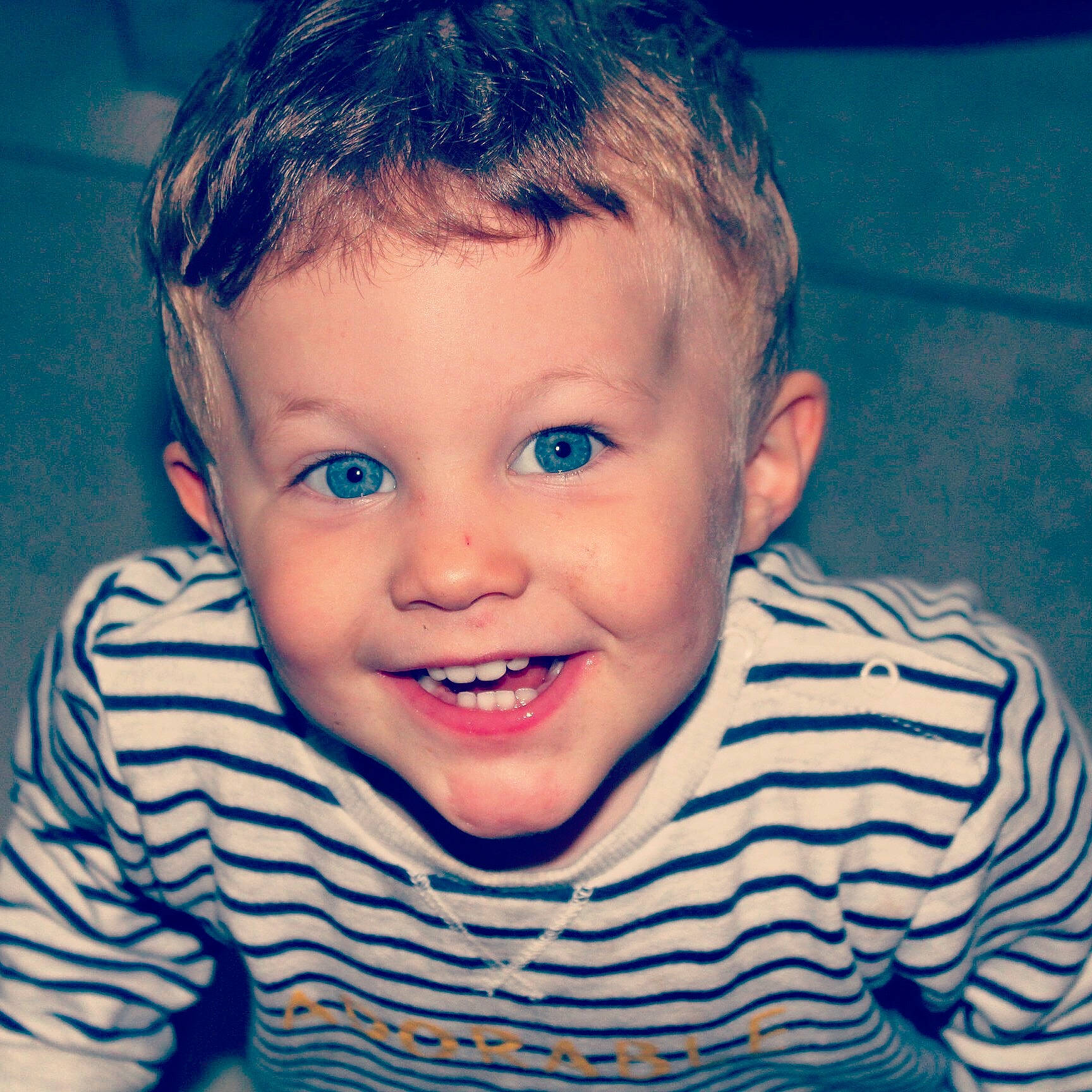 Soann a rejoint le concours — aidez-le/la à gagner de superbes lots ! baby_toddler_clothing, cheek, child, chin, ear, eye, eyebrow, facial_expression, forehead, hairstyle, happy, head, iris, joy, lip, mammal, mouth, nose, person, skin