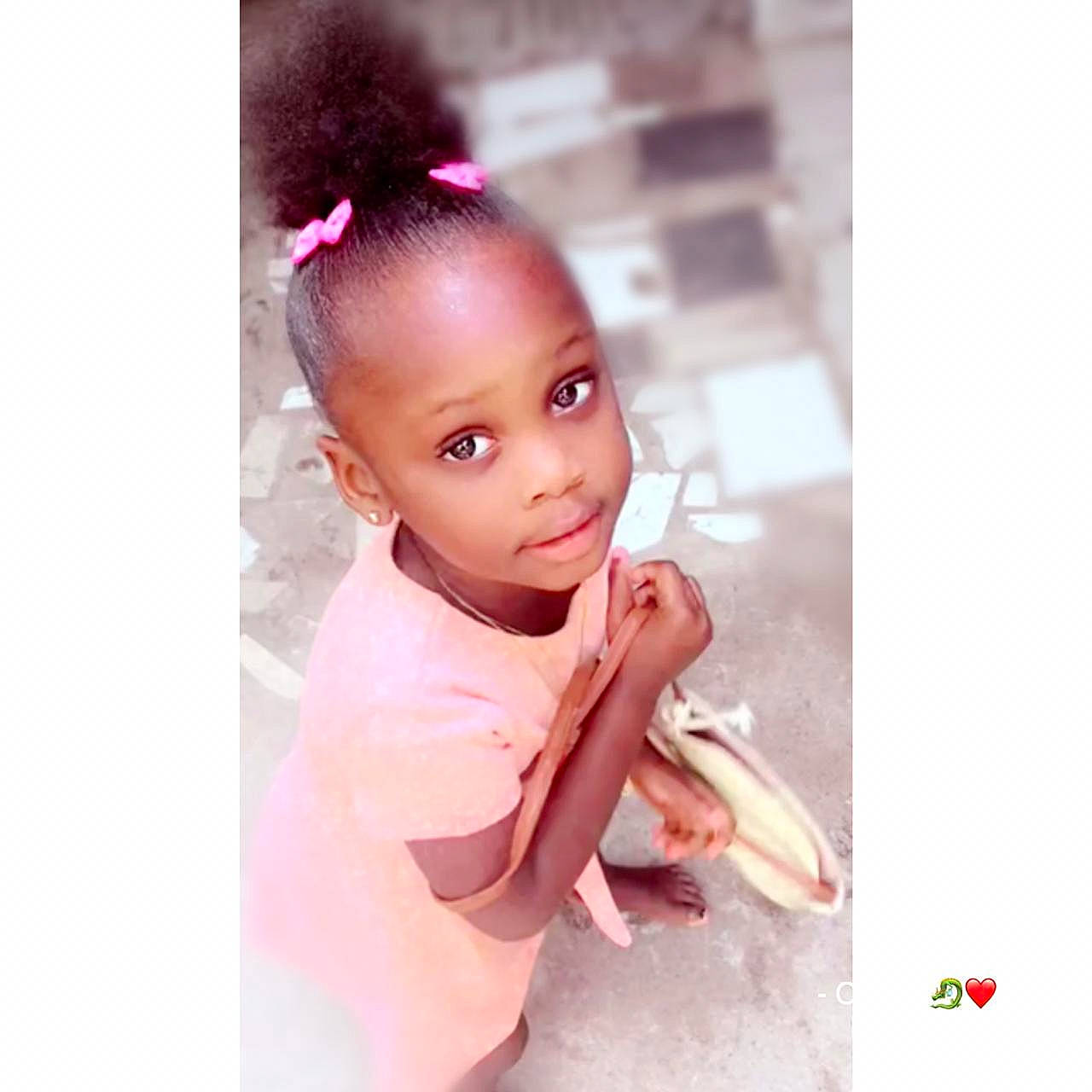 Tracy participe au concours pour gagner de l'argent avec cette photo : dress, ear, eyebrow, eyelash, fashion_accessory, fashion_design, gesture, hair, hair_accessory, happy, jewellery, lip, magenta, nail, person, pink, sleeve, street_fashion, toy, waist