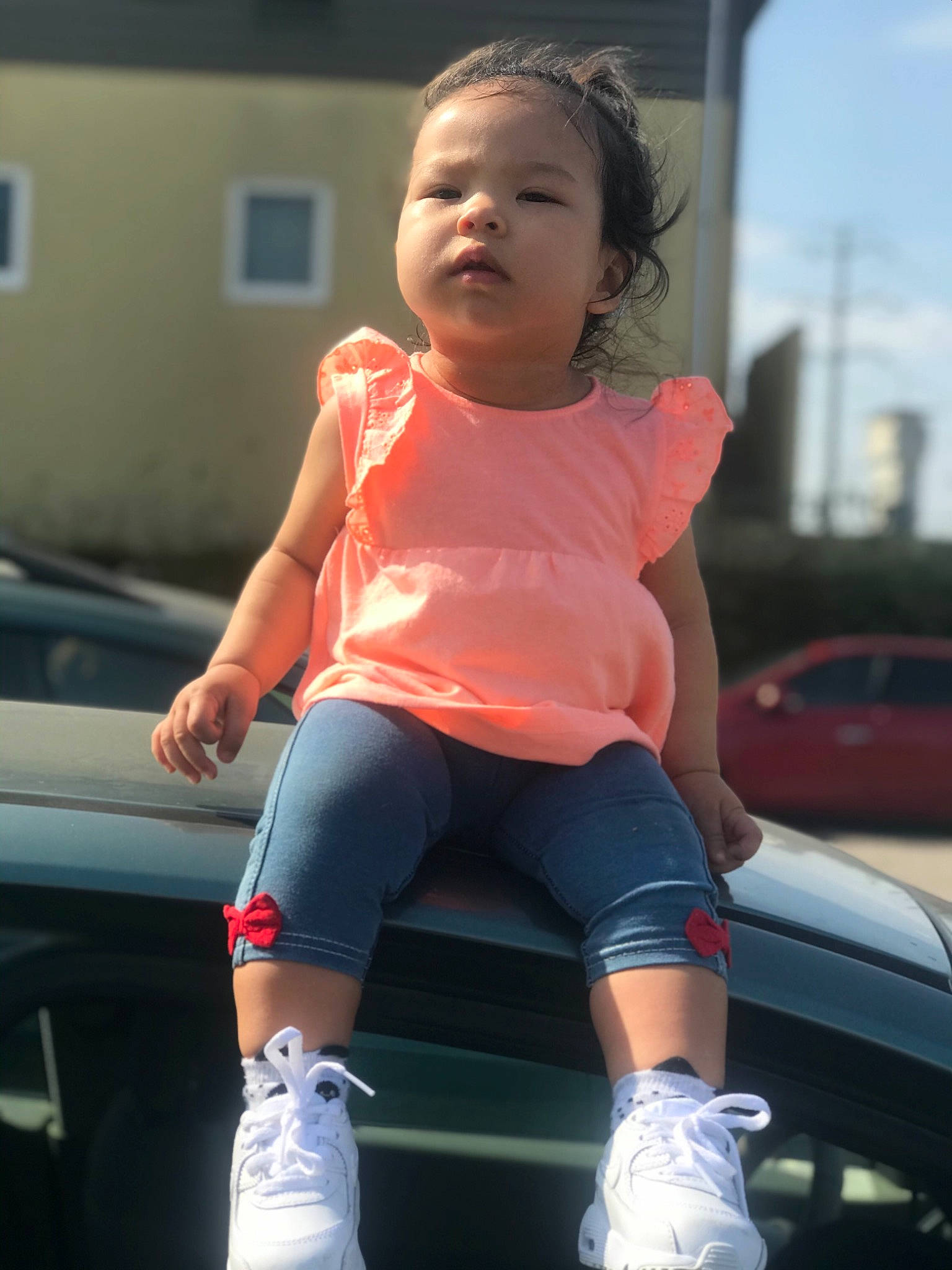 Mayla participe au concours pour gagner de l'argent avec cette photo : arm, automotive_window_part, car, child, family_car, fun, luxury_vehicle, muscle, person, toddler, vacation, vehicle, vehicle_door