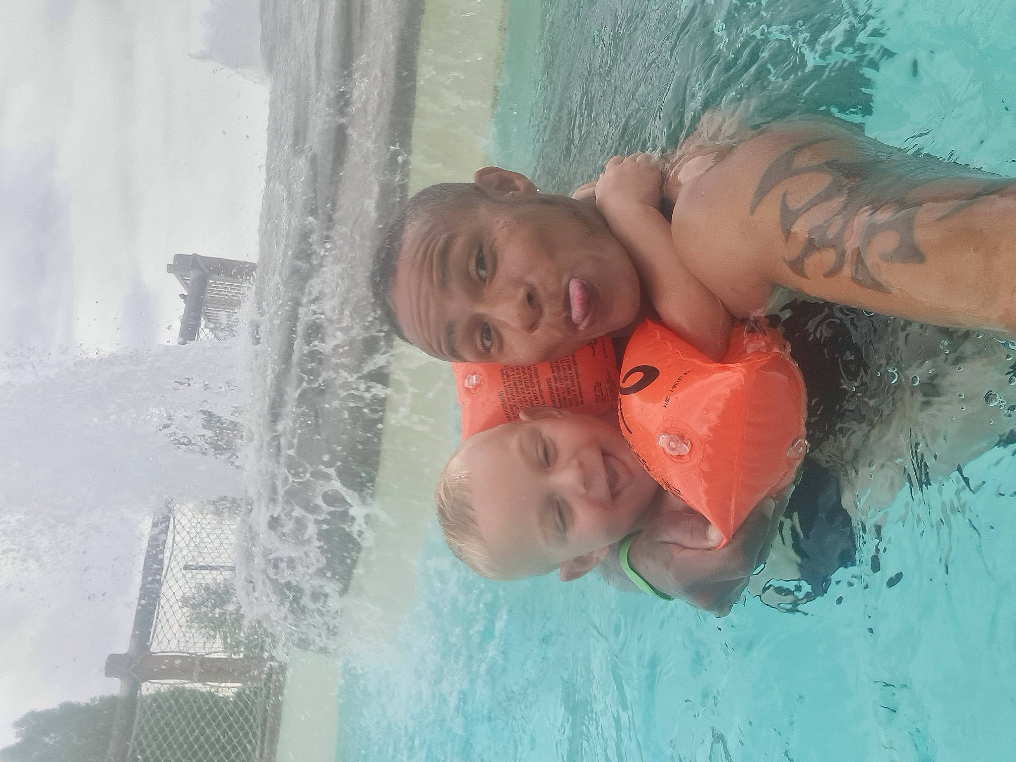 Aïhydeen a rejoint le concours — aidez-le/la à gagner de superbes lots ! barechested, bathing, chest, child, elbow, face, fluid, fun, happy, indoor_games_and_sports, joy, leisure, leisure_centre, person, recreation, smile, swimmer, swimming_pool, vacation, water