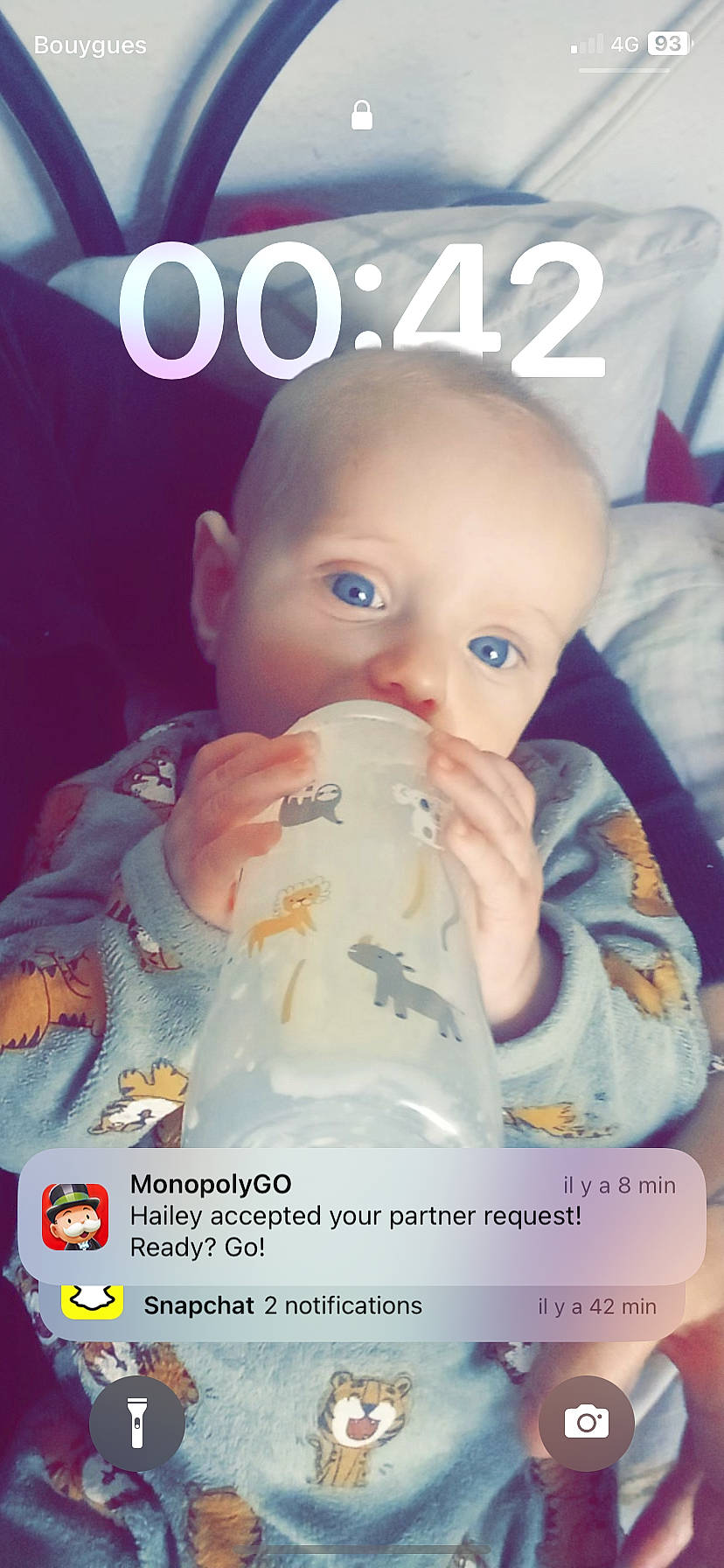 Yago participe au concours pour gagner de l'argent avec cette photo : baby, baby_bottle, baby_products, baby_toddler_clothing, bottle, cheek, child, drinkware, eyelash, font, happy, nail, person, photo_caption, plastic, plastic_bottle, poster, product, skin, thumb