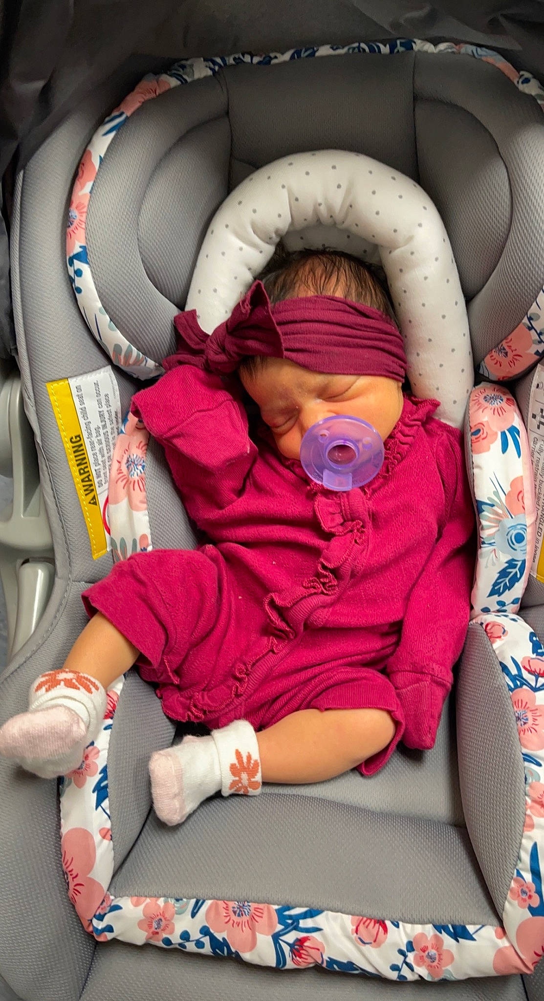 Memphis is registered to the contest to win money with this photo: auto_part, automotive_design, baby, baby_in_car_seat, baby_products, baby_safety, baby_sleeping, baby_toddler_clothing, car_seat, child, comfort, fun, linens, nap, person, room, sitting, sleep, textile, thumb