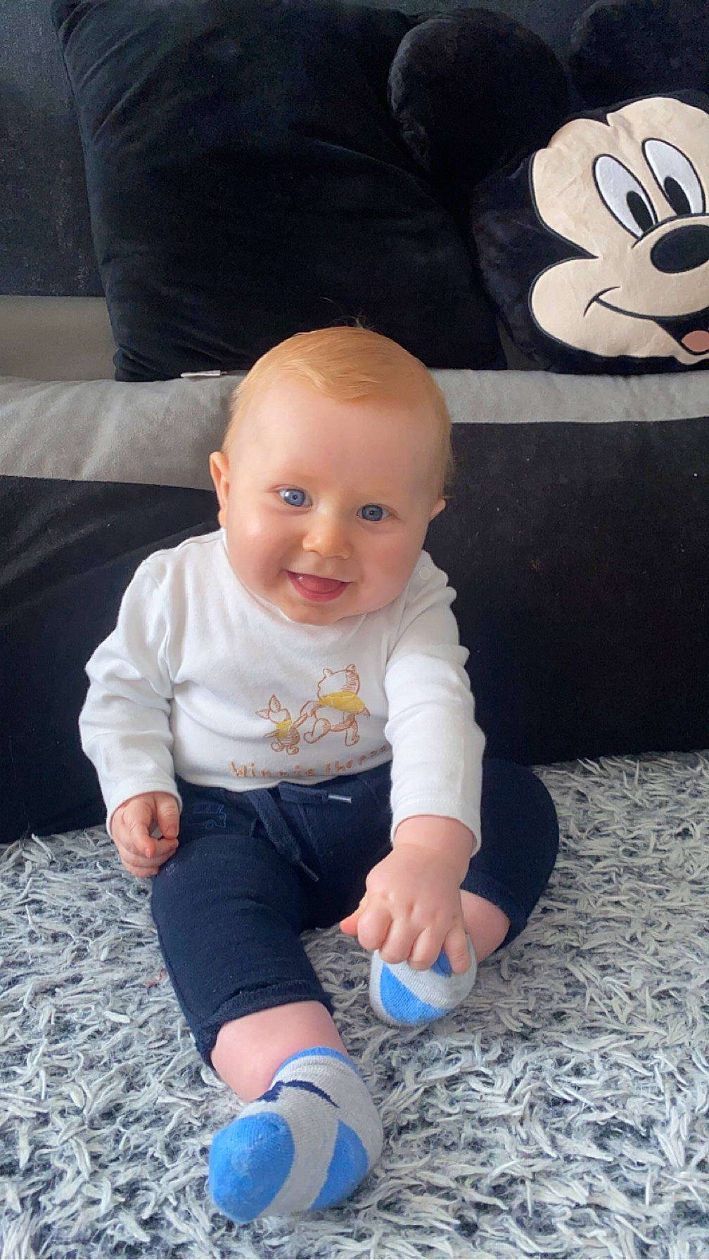 Keyden participe au concours pour gagner de l'argent avec cette photo : baby, baby_toddler_clothing, black, blue, cheek, child, cool, face, flooring, fun, happy, head, joy, person, sitting, sleeve, smile, snapshot, standing, t_shirt