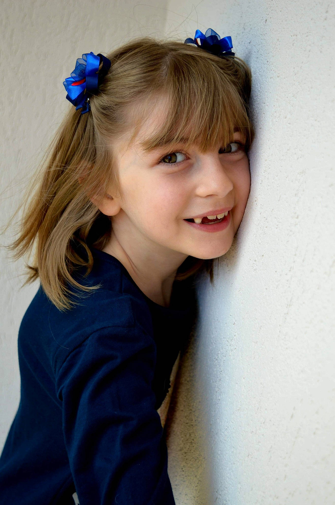 Maelys a rejoint le concours — aidez-le/la à gagner de superbes lots ! beauty, blond, blue, child, child_model, electric_blue, eye, face, fashion_accessory, hair, hair_accessory, hairstyle, headband, headgear, headpiece, joy, long_hair, person, photography, plant