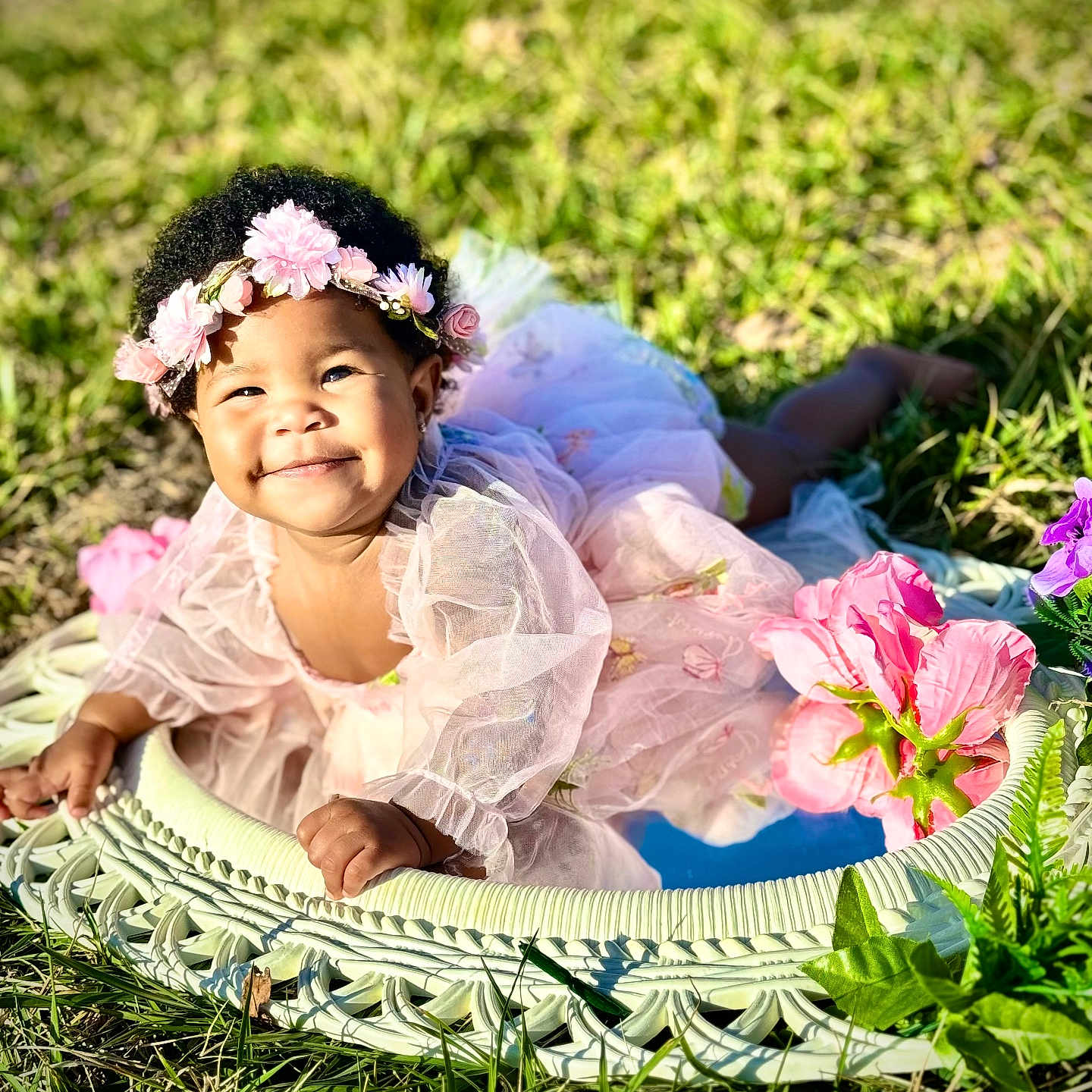 Poetry is registered to the contest to win money with this photo: anemone, clothing, dress, face, flower, geranium, grass, head, leaf, nature, outdoors, park, person, petal, photography, plant, portrait, pottedplant, purple, summer