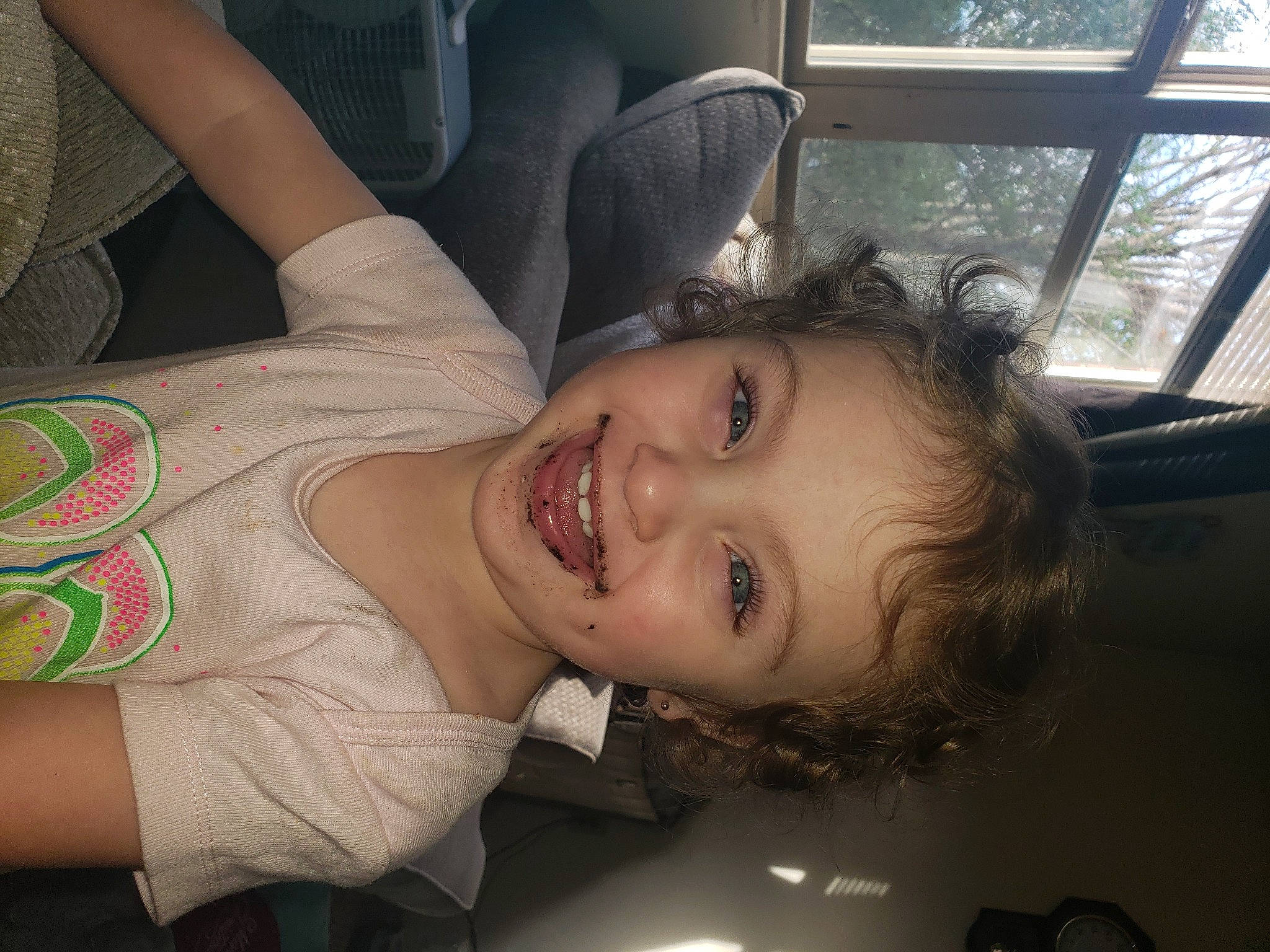 Abigail is registered to the contest to win money with this photo: ear, eye, eyebrow, eyelash, face, facial_expression, forehead, gesture, hair, hairstyle, head, iris, jaw, joy, lip, mouth, neck, nose, organ, person