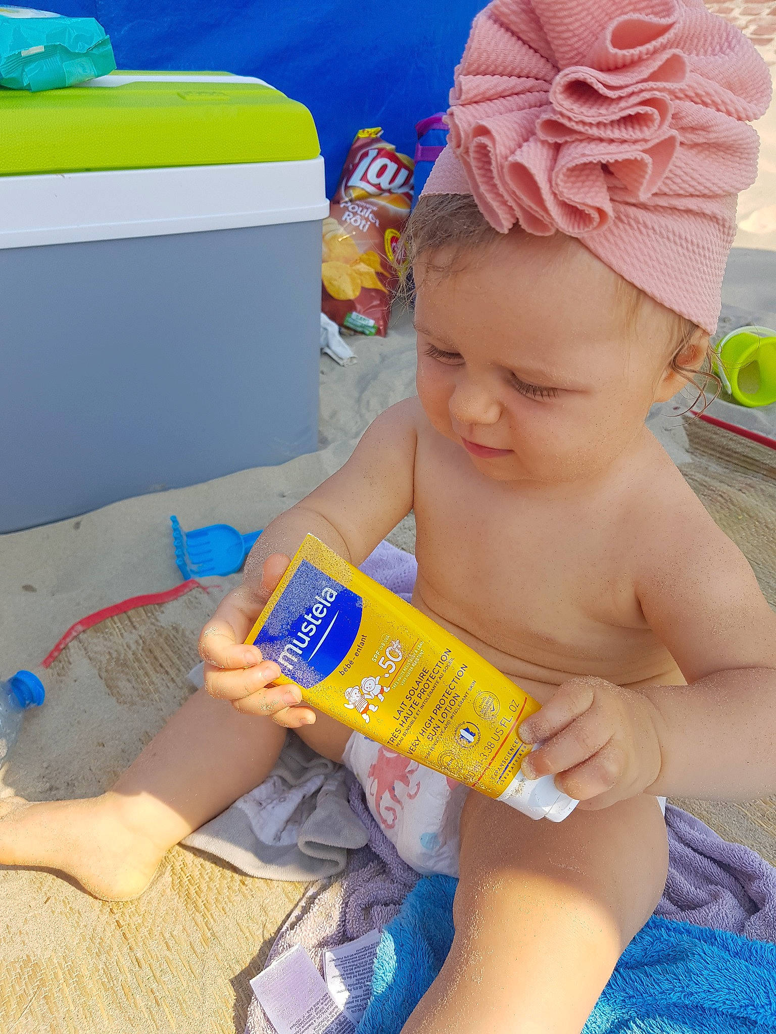 Néphaëlle a rejoint le concours — aidez-le/la à gagner de superbes lots ! baby, child, diaper, person, toddler