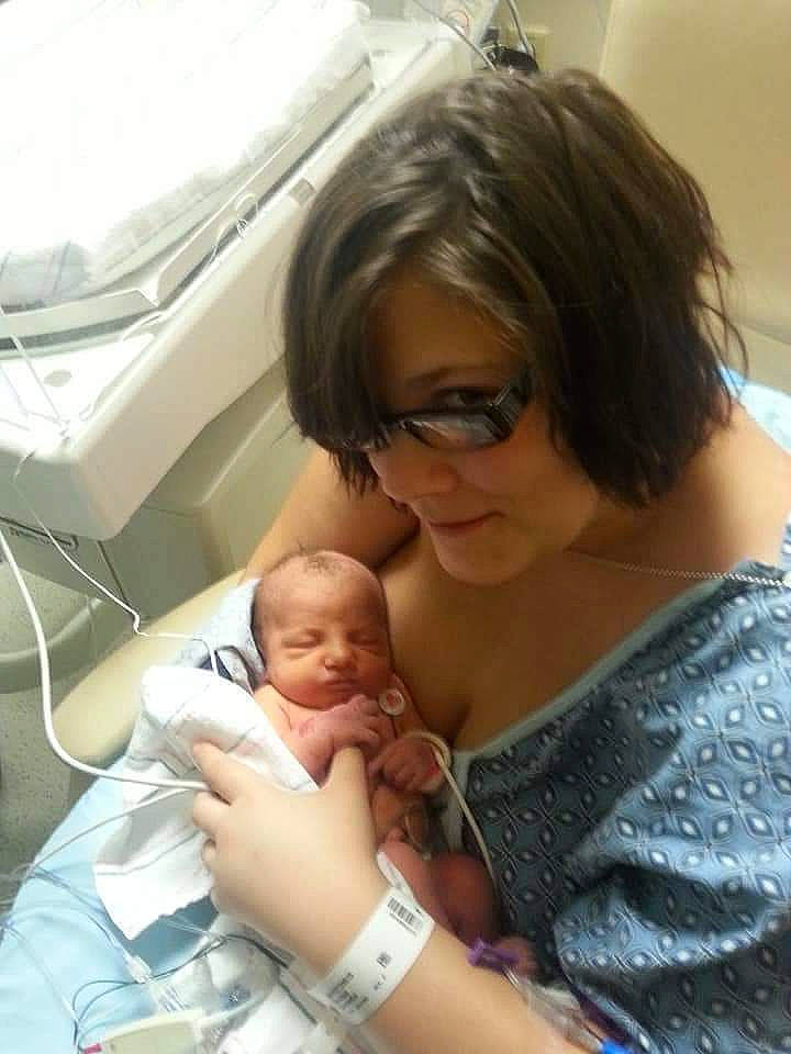 Katerina is registered to the contest to win money with this photo: baby, birth, child, childbirth, daughter, mother, patient, person, vision_care