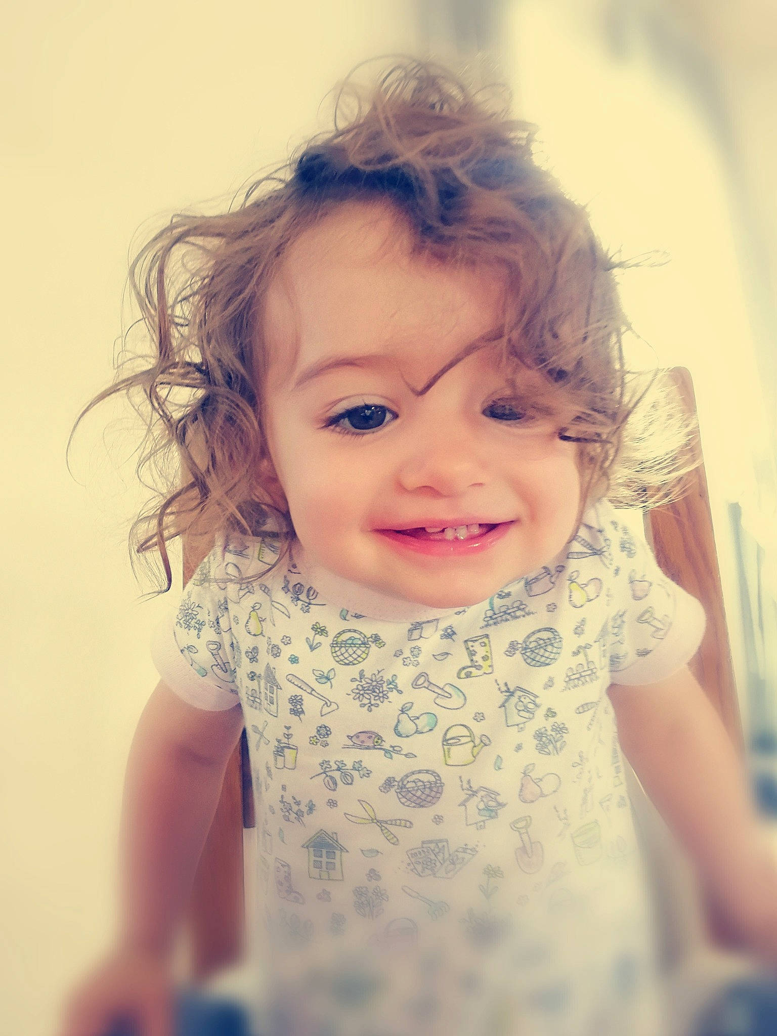 Gaby a rejoint le concours — aidez-le/la à gagner de superbes lots ! baby, beauty, cheek, child, chin, eye, face, facial_expression, forehead, hair, hairstyle, head, iris, joy, lip, nose, person, pink, skin, smile