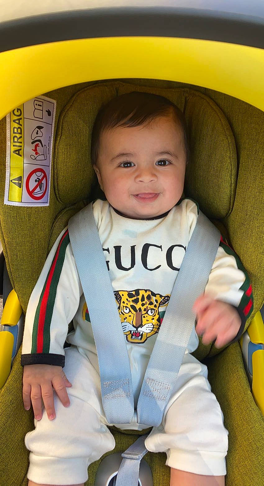 Walid participe au concours pour gagner de l'argent avec cette photo : auto_part, baby, baby_toddler_clothing, beauty, car_seat, car_seat_cover, child, comfort, face, facial_expression, finger, joy, mammal, outerwear, people, person, product, seat_belt, skin, sleeve