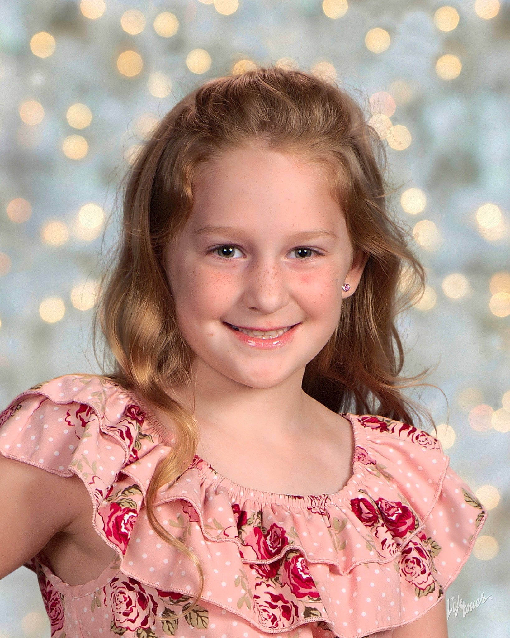 Izabella is registered to the contest to win money with this photo: brown_hair, child, child_model, hair, hairstyle, happy, joy, person, pink, portrait_photography, smile