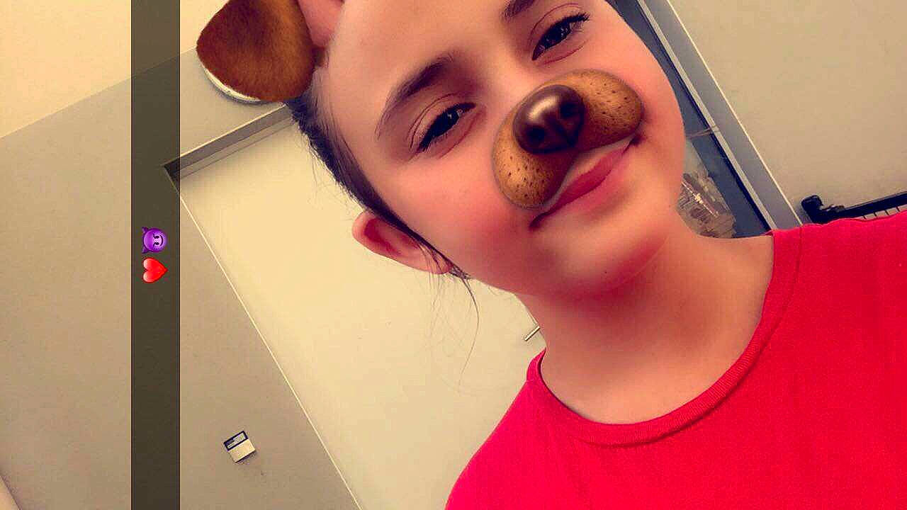 Mathea a rejoint le concours — aidez-le/la à gagner de superbes lots ! beauty, cheek, chin, ear, eye, eyebrow, eyelash, face, forehead, hair, head, jaw, lip, mouth, neck, nose, organ, person, pink, selfie