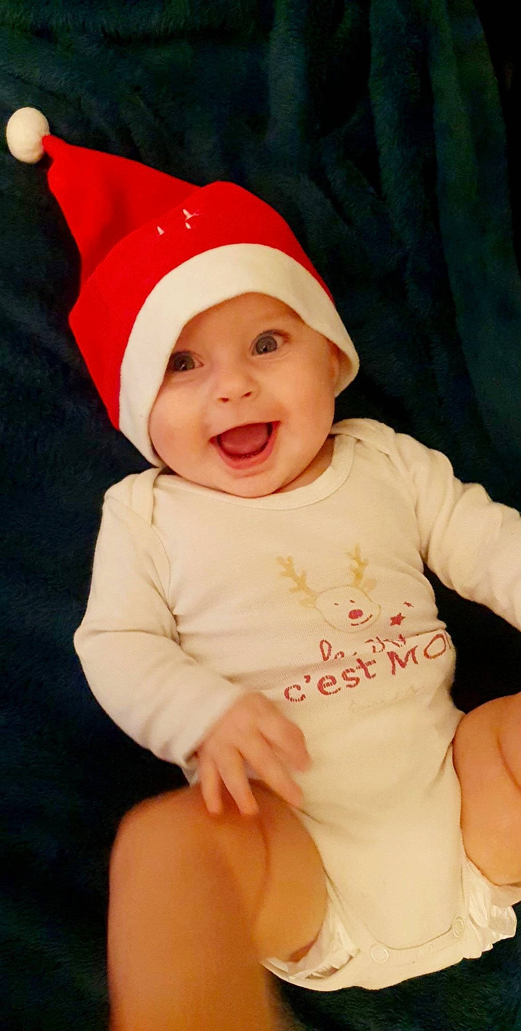 Eléna a rejoint le concours — aidez-le/la à gagner de superbes lots ! baby, baby_toddler_clothing, cap, cheek, chin, eye, face, facial_expression, happy, head, headwear, human_body, lip, mouth, outerwear, person, pink, skin, sleeve, smile