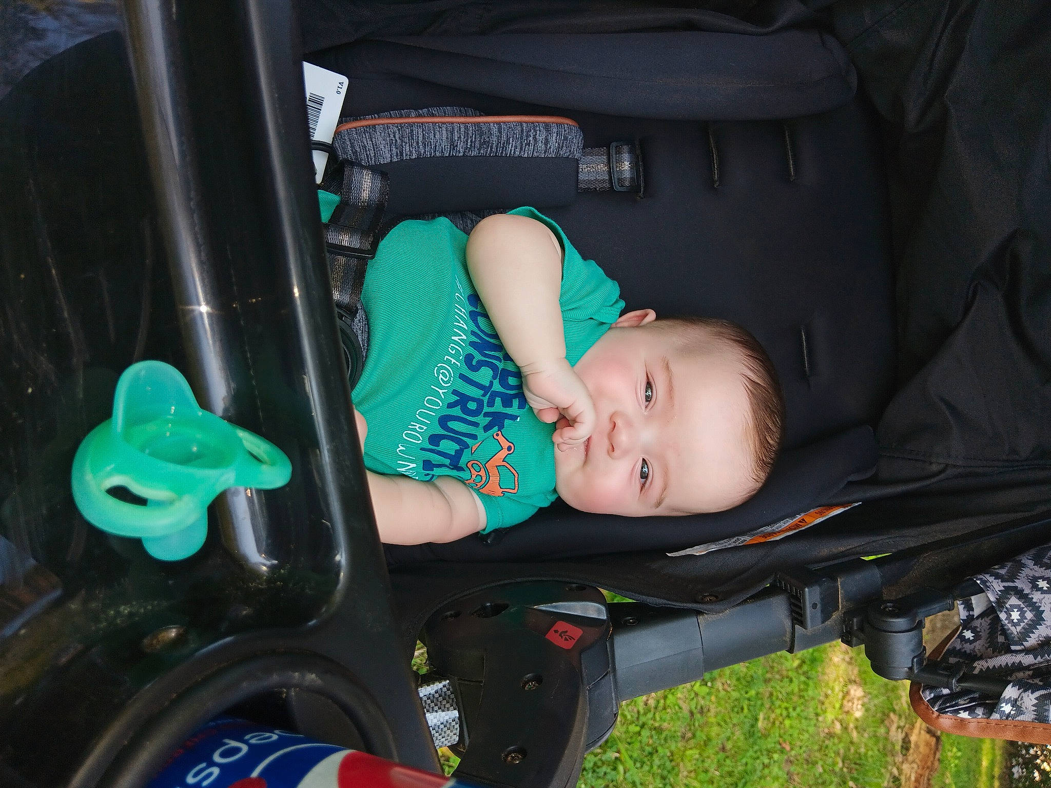 Kingston is registered to the contest to win money with this photo: audio_equipment, auto_part, automotive_design, automotive_exterior, baby, baby_carriage, baby_products, baby_safety, baby_toddler_clothing, car_seat, child, comfort, electric_blue, flash_photography, fun, motor_vehicle, person, personal_protective_equipment, sitting, toddler