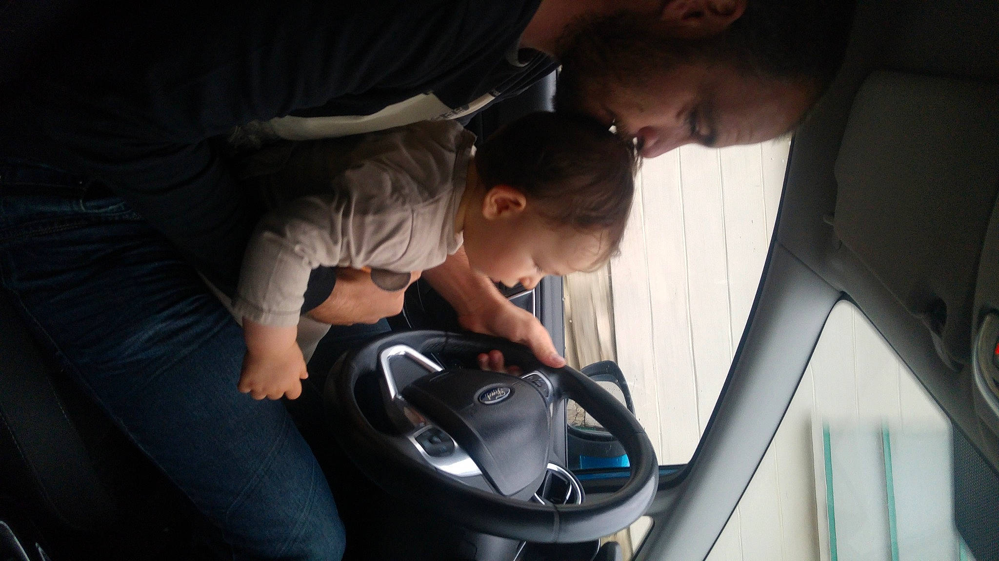 Marcel a rejoint le concours — aidez-le/la à gagner de superbes lots ! auto_part, automotive_design, baby, car, car_seat, child, comfort, compact_car, driving, family_car, fun, person, product, toddler, vehicle