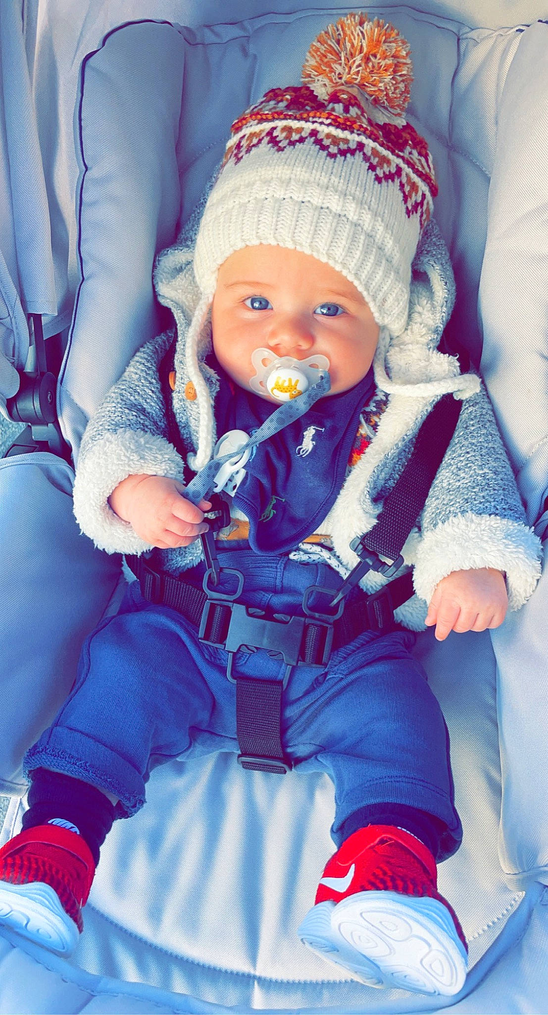 Andy a rejoint le concours — aidez-le/la à gagner de superbes lots ! azure, baby, baby_carriage, baby_sleeping, baby_toddler_clothing, blue, cap, cheek, comfort, cool, electric_blue, eye, face, freezing, headgear, headwear, person, purple, snow, textile