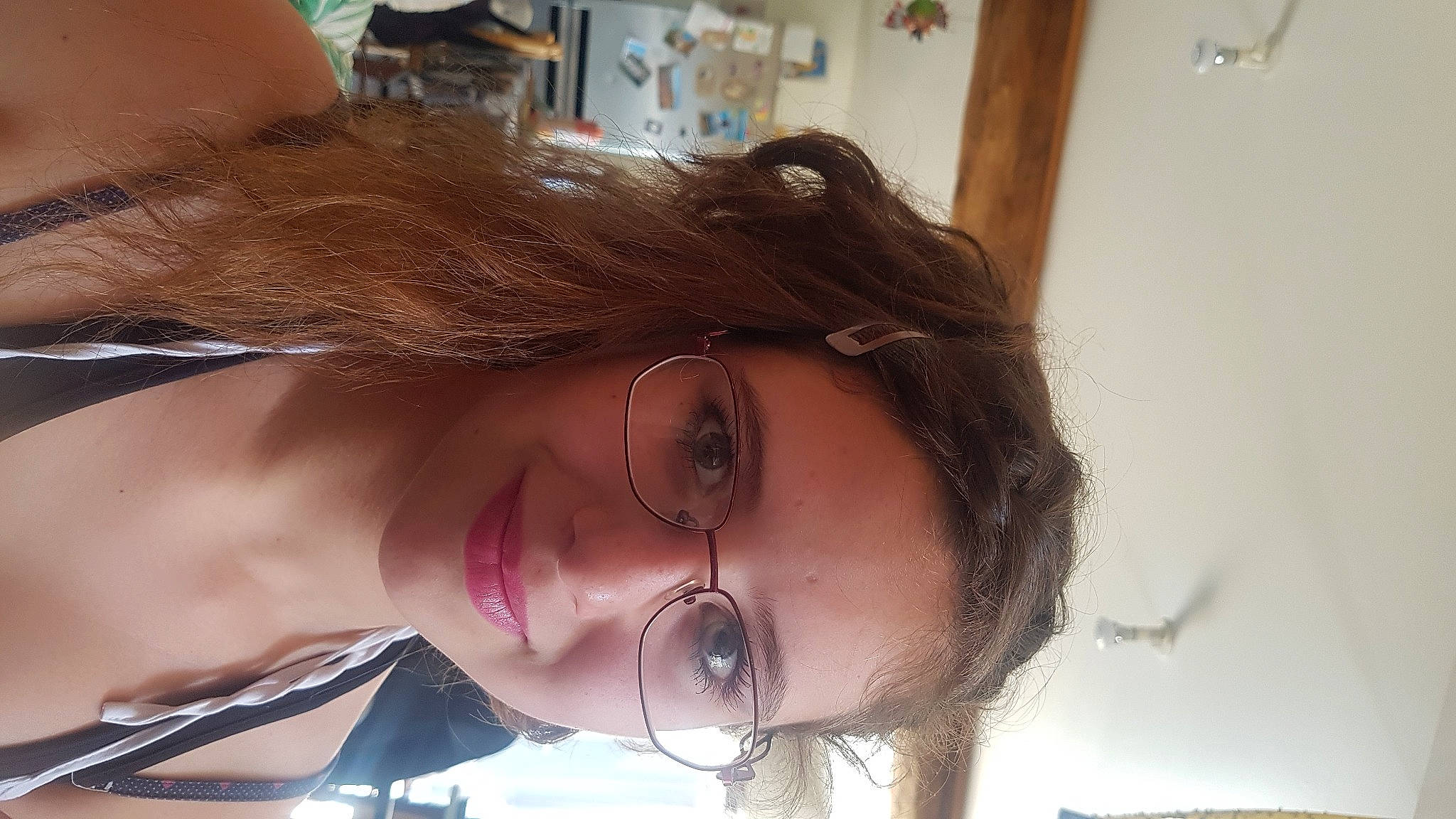 Angelina a rejoint le concours — aidez-le/la à gagner de superbes lots ! black_hair, brown_hair, ear, eyebrow, face, forehead, hair, hair_coloring, hairstyle, joy, long_hair, mouth, neck, nose, person, selfie