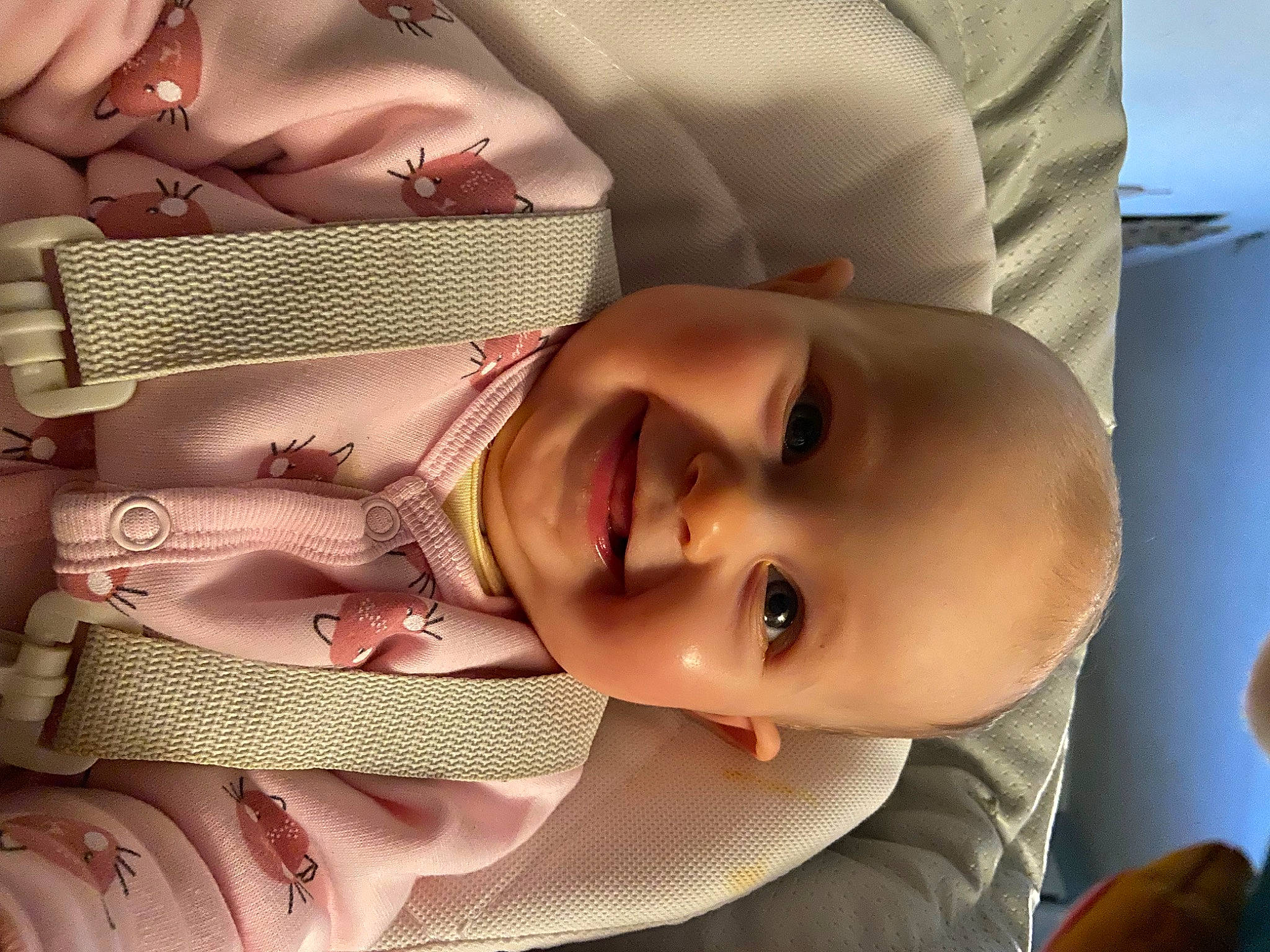 Aria participe au concours pour gagner de l'argent avec cette photo : baby, cheek, chin, comfort, ear, eyebrow, eyelash, facial_expression, forehead, happy, hat, headgear, jaw, joy, lip, mammal, mouth, neck, nose, person