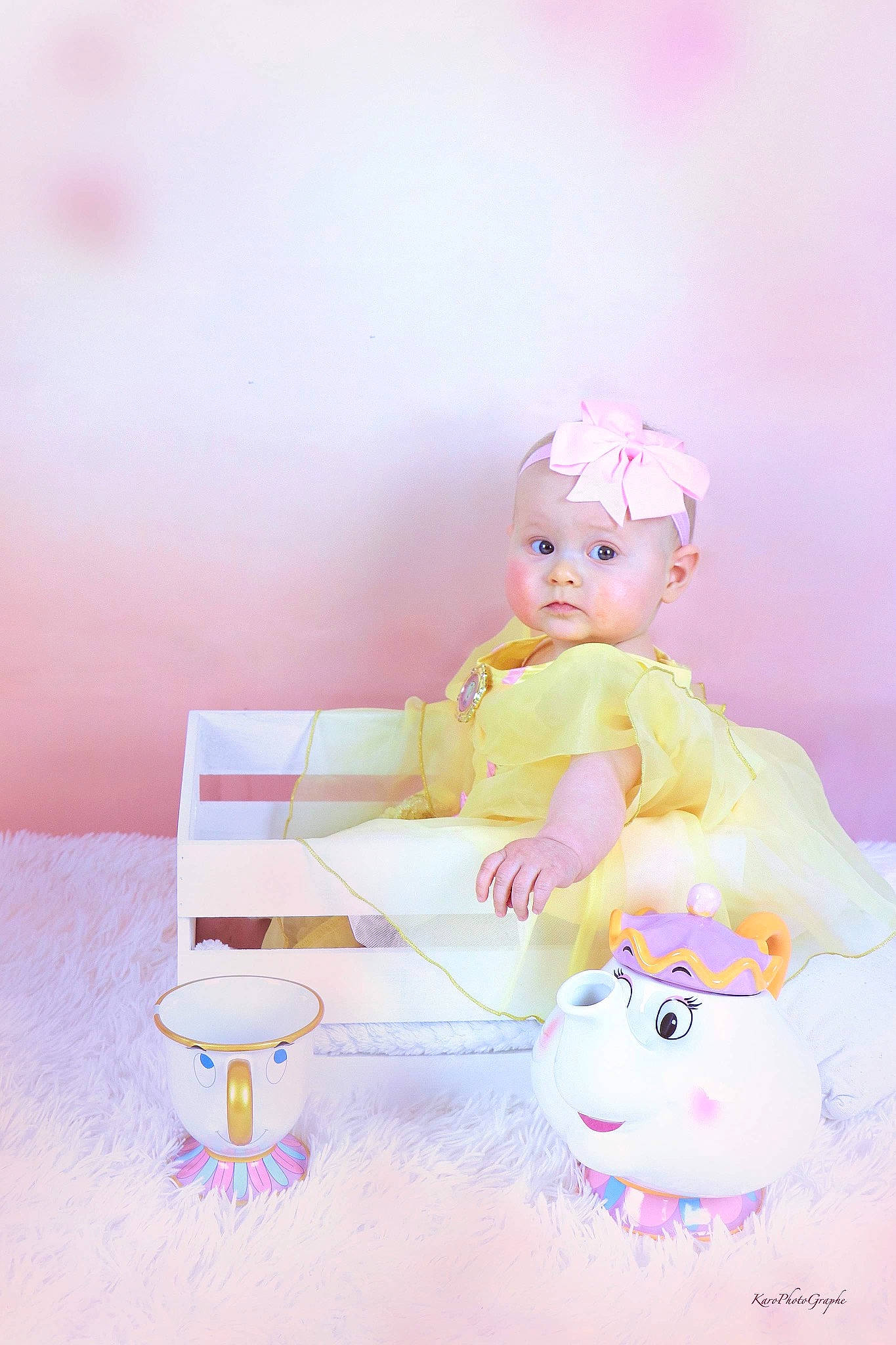 Aria a rejoint le concours — aidez-le/la à gagner de superbes lots ! animation, art, baby_products, baby_toys, cartoon, child, collectable, doll, figurine, happy, headpiece, headwear, magenta, peach, person, pink, room, sitting, sugar_cake, sweetness