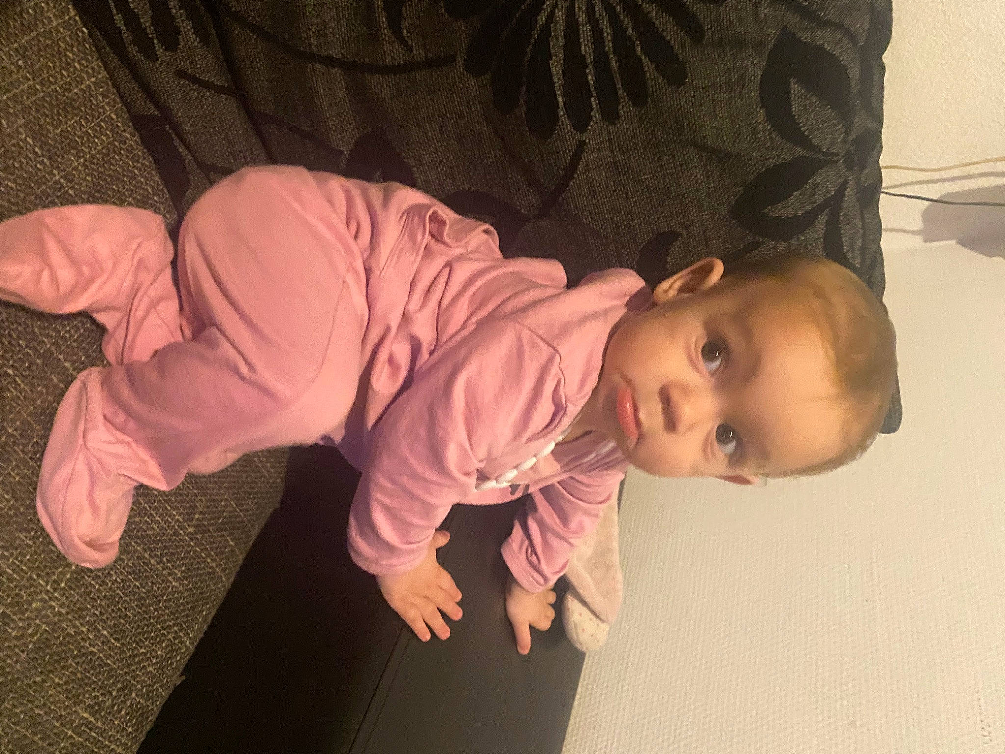 Emilie a rejoint le concours — aidez-le/la à gagner de superbes lots ! baby, baby_products, baby_toddler_clothing, cheek, child, comfort, flooring, foot, fun, nose, person, room, sitting, skin, sleeve, sock, toddler, wood