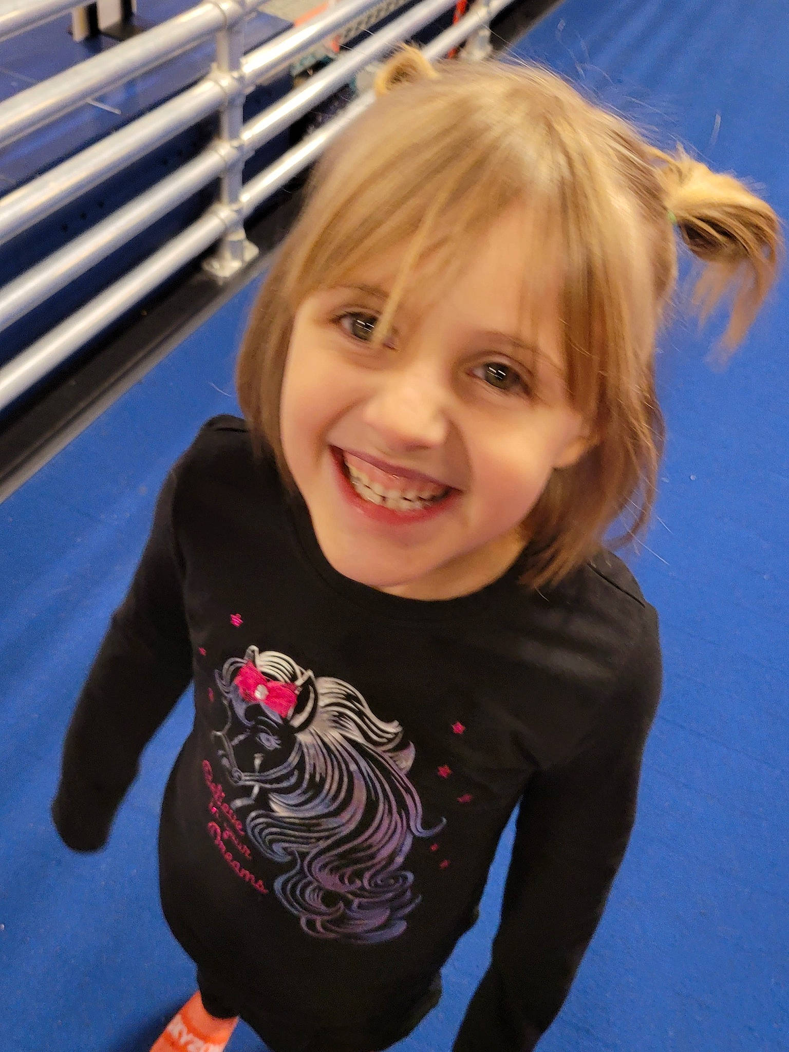 Katerina is registered to the contest to win money with this photo: beauty, blond, brown_hair, cheek, child, electric_blue, facial_expression, fun, happy, human_body, iris, joy, leisure, organ, person, recreation, sleeve, smile, surfer_hair, t_shirt