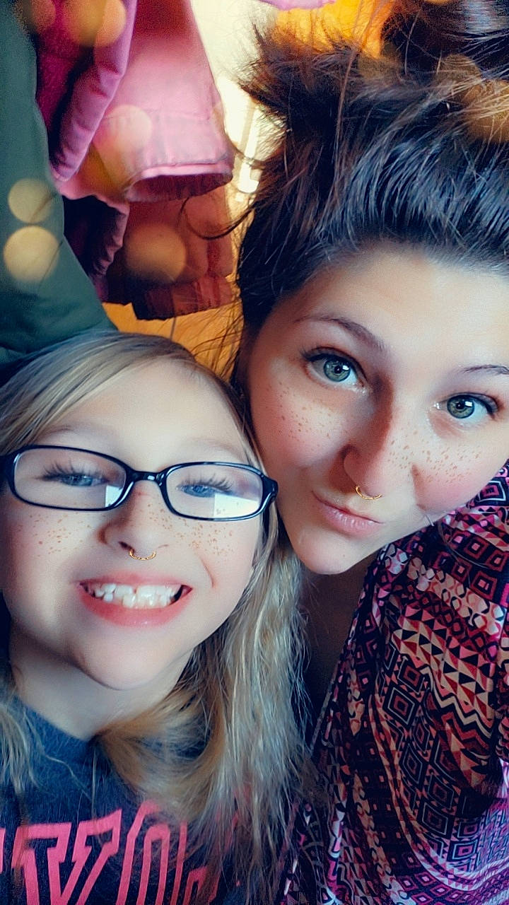 Vivene is registered to the contest to win money with this photo: chin, eyebrow, eyelash, eyewear, face, facial_expression, flash_photography, gesture, glasses, hair, hairstyle, iris, jaw, joy, lip, nose, organ, person, purple, skin