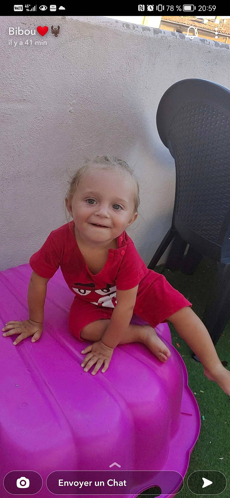 Keyla a rejoint le concours — aidez-le/la à gagner de superbes lots ! baby, baby_toddler_clothing, chair, child, comfort, fun, hairstyle, happy, joy, leg, leisure, magenta, person, pink, product, purple, shoulder, skin, sleeve, smile