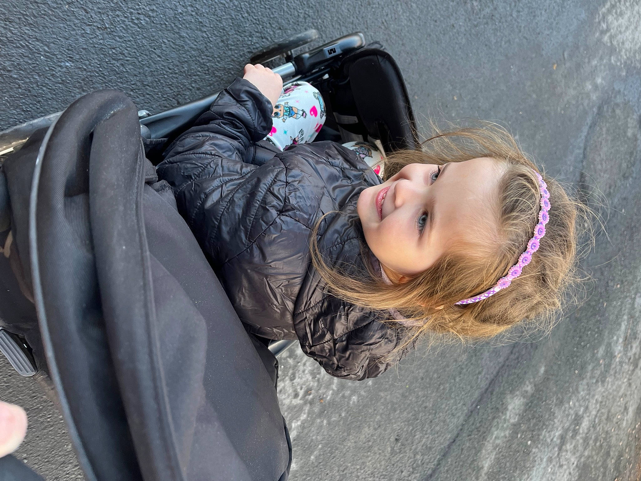 Lily-luna is registered to the contest to win money with this photo: asphalt, bag, black_hair, eyewear, fashion_accessory, flash_photography, fun, fur, happy, joy, leisure, long_hair, luggage_and_bags, outerwear, person, road, road_surface, smile, street, textile