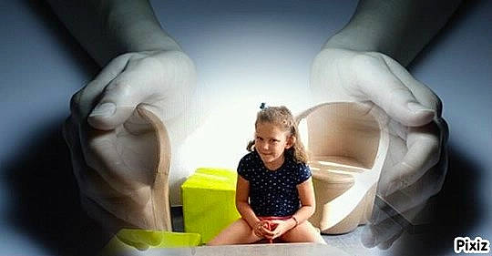 Alycia participe au concours pour gagner de l'argent avec cette photo : child, finger, gesture, hand, joy, leisure, organism, person, photography, sitting